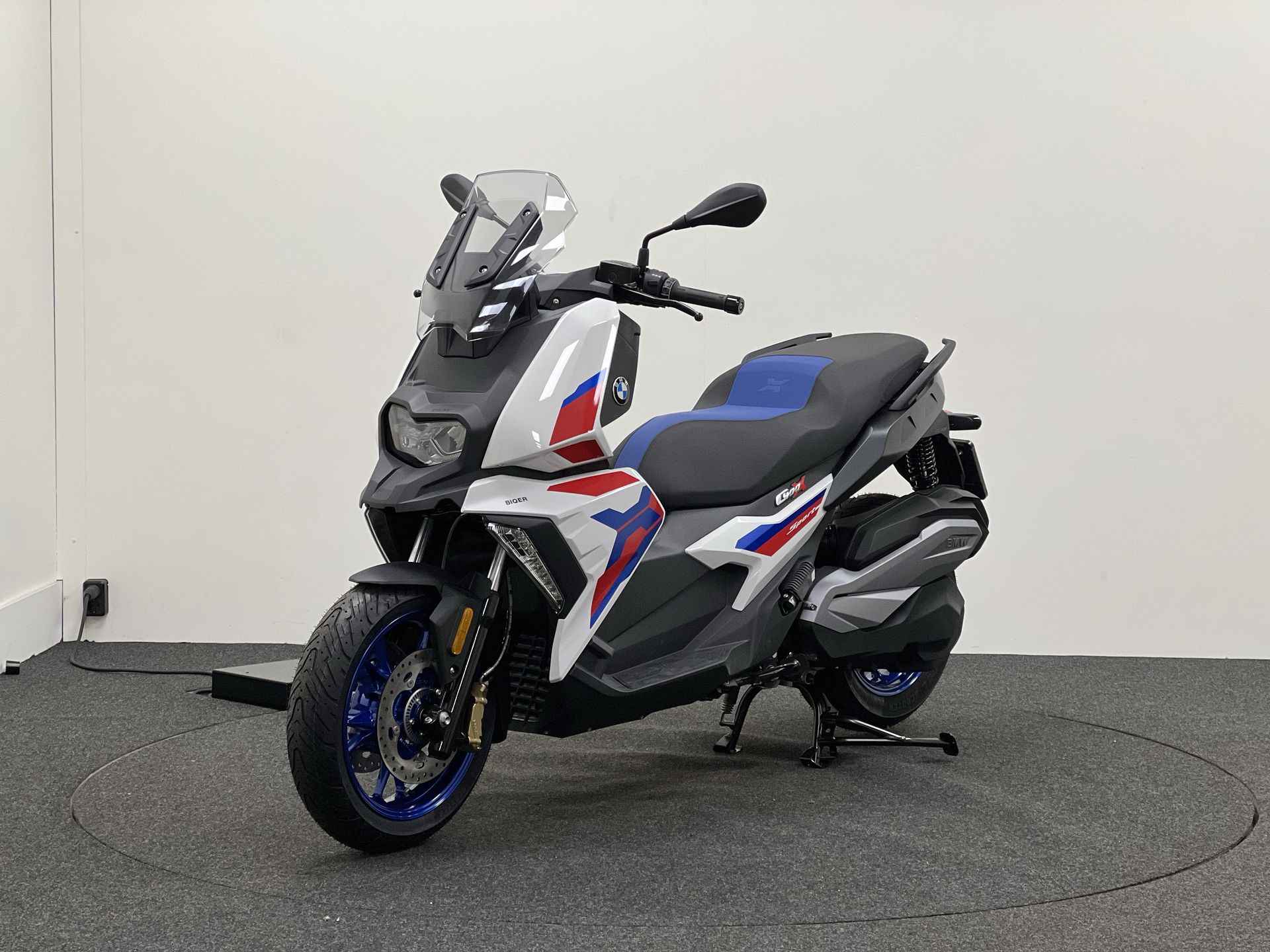 BMW C 400 X Sport kleurstelling - 6/17