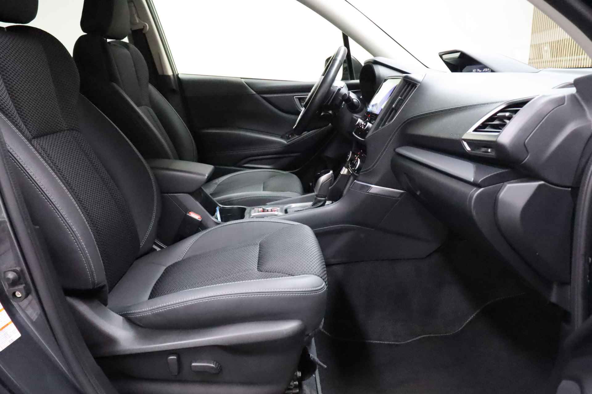 Subaru Forester 2.0i e-BOXER Luxury Black edition | Trekhaak | Maps Navigatie | Full Led | Adaptive Cruise | - 41/43