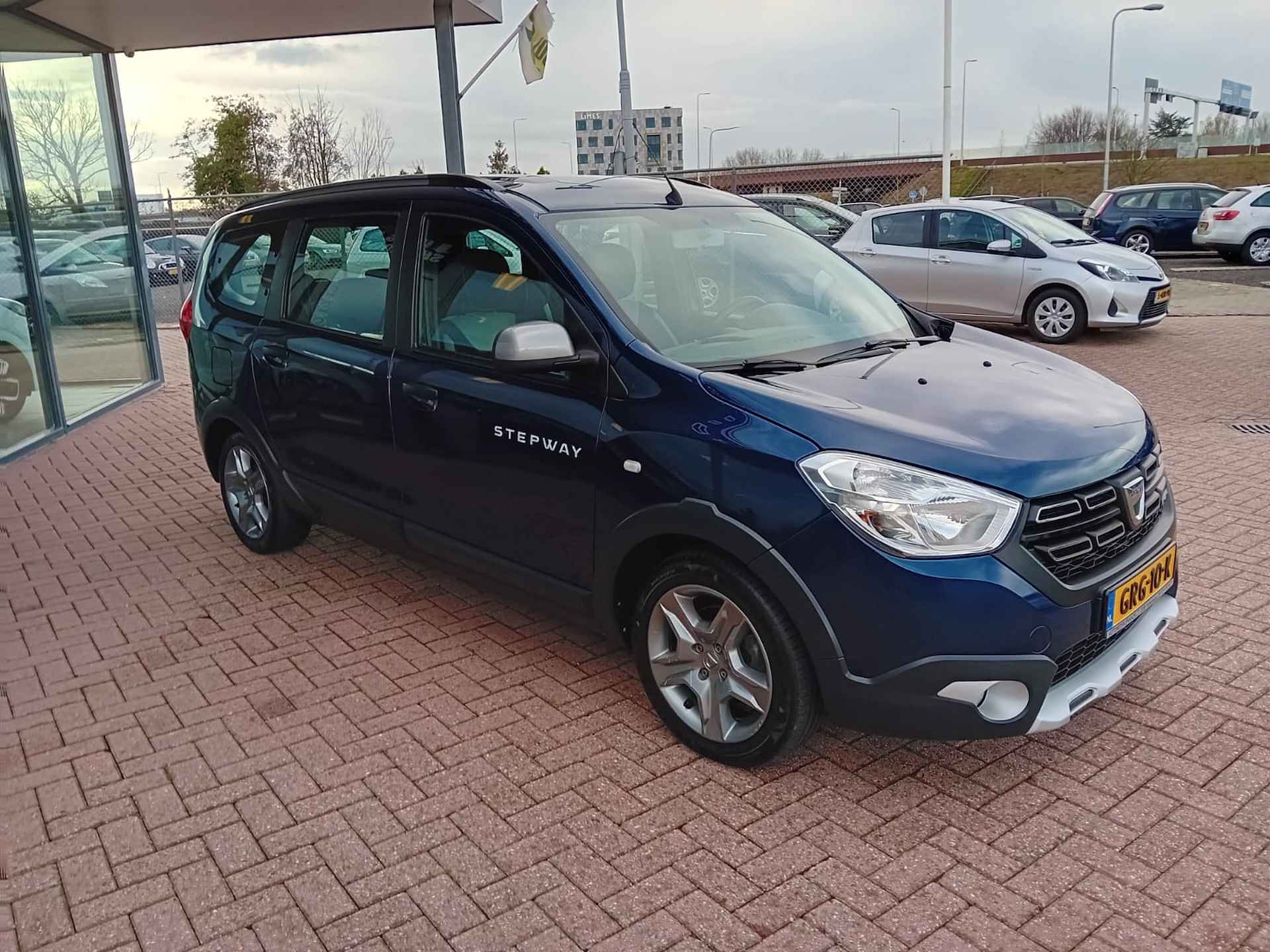 Dacia Lodgy 1.3 TCe Stepway Tech Road 7p. Airco, Multimediasysteem, Navigatie, Bluetooth, Camera, Parkeersensoren, Cruise control, Stoelverw BOVAG - 4/26