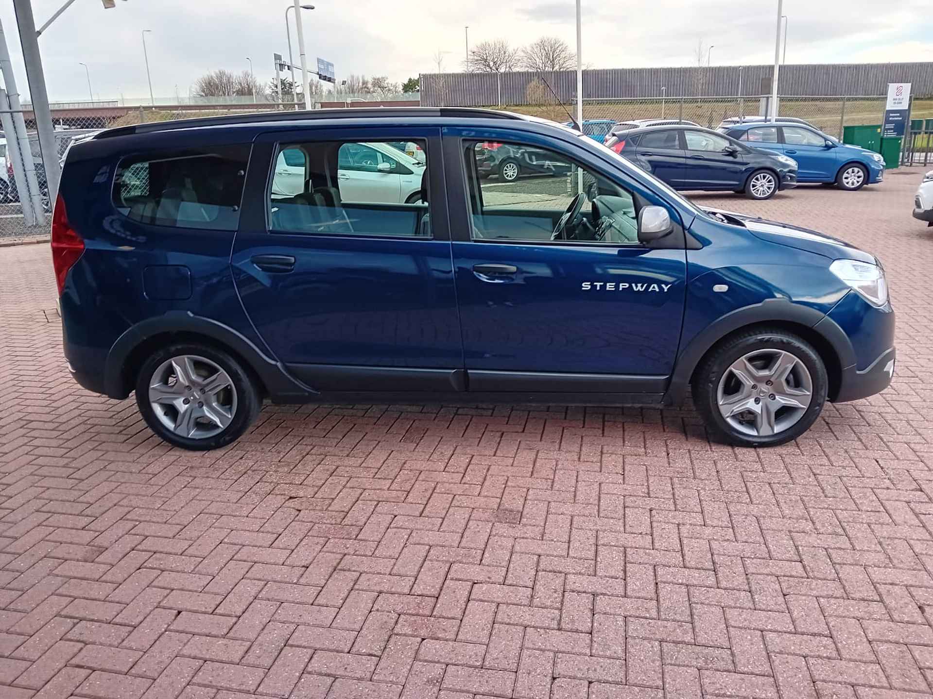 Dacia Lodgy 1.3 TCe Stepway Tech Road 7p. Airco, Multimediasysteem, Navigatie, Bluetooth, Camera, Parkeersensoren, Cruise control, Stoelverw BOVAG - 5/26