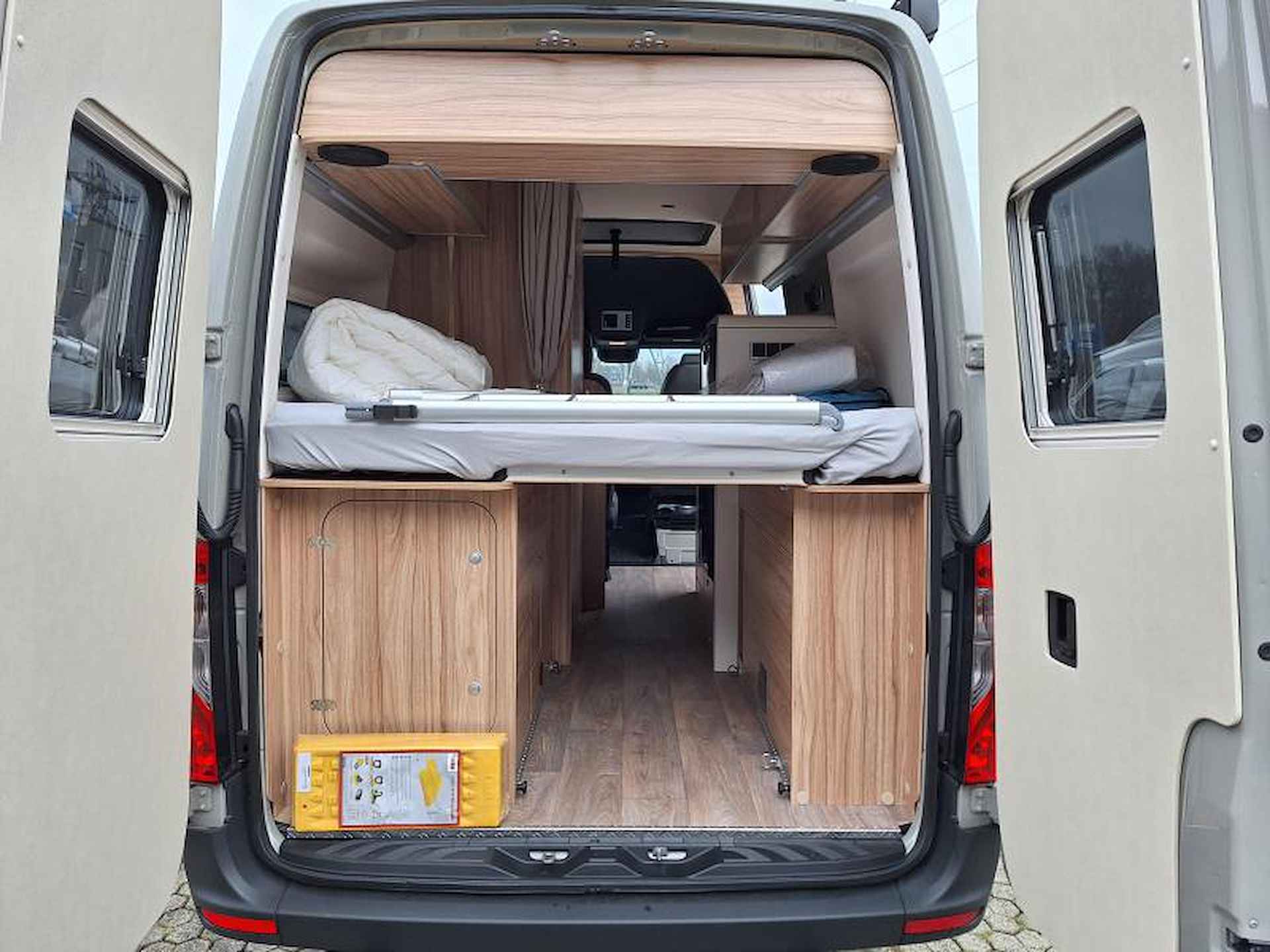 Hymer Grand Canyon S 600 - SLAAPDAK - STEINGRAU - 7/24