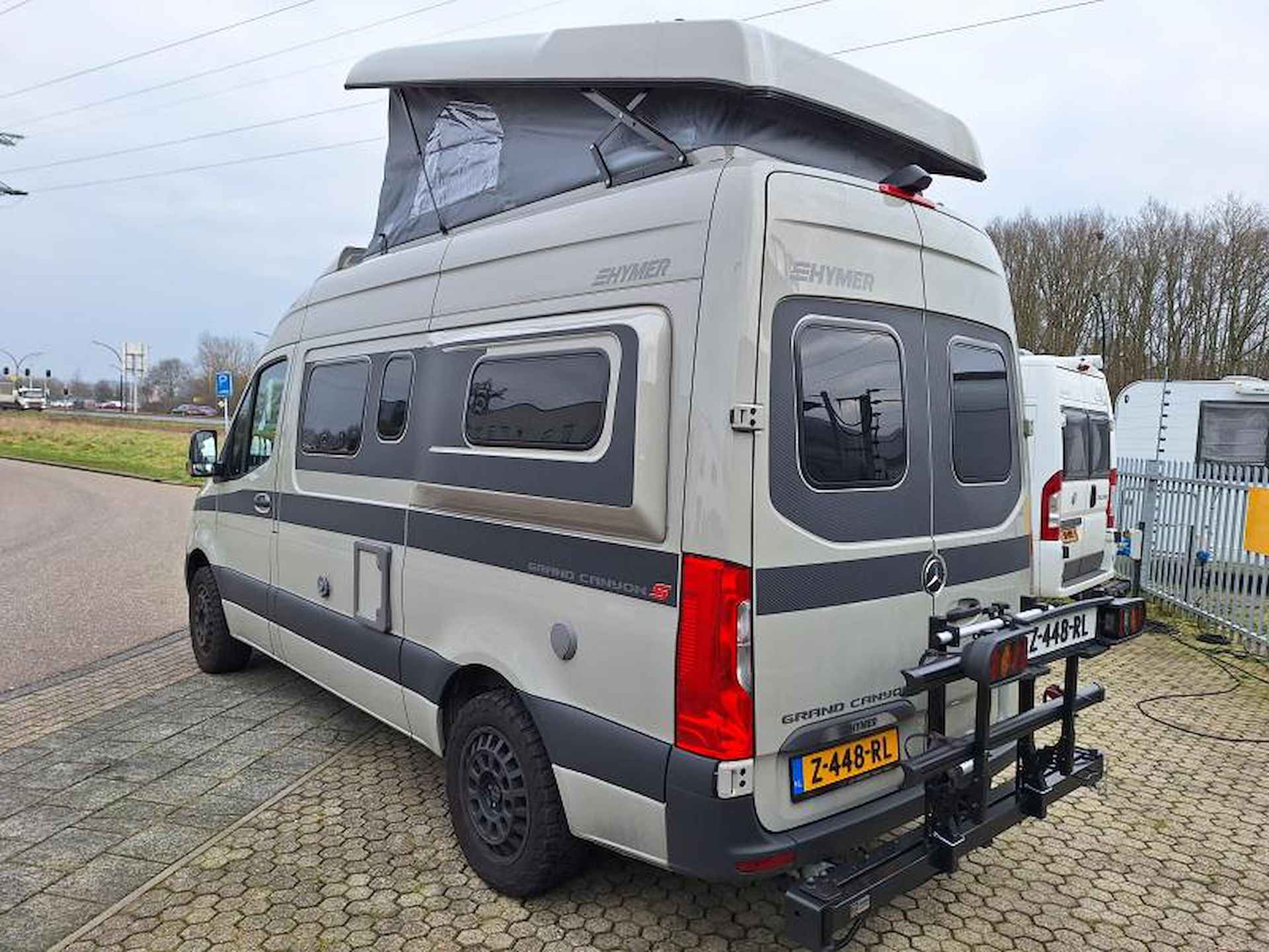 Hymer Grand Canyon S 600 - SLAAPDAK - STEINGRAU - 18/24