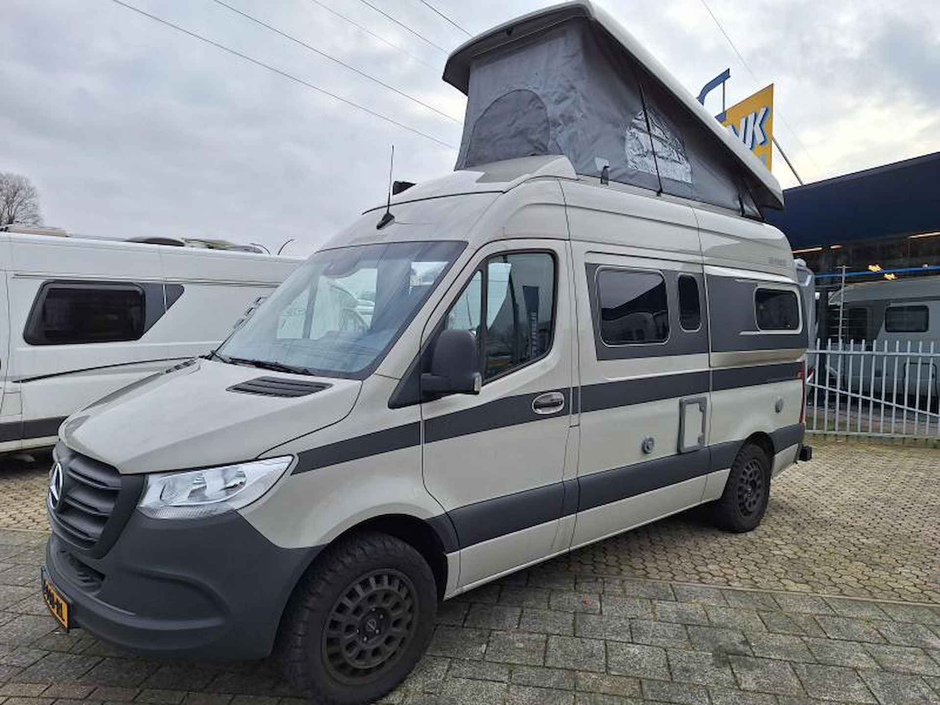 Hymer Grand Canyon S 600 - SLAAPDAK - STEINGRAU - 19/24