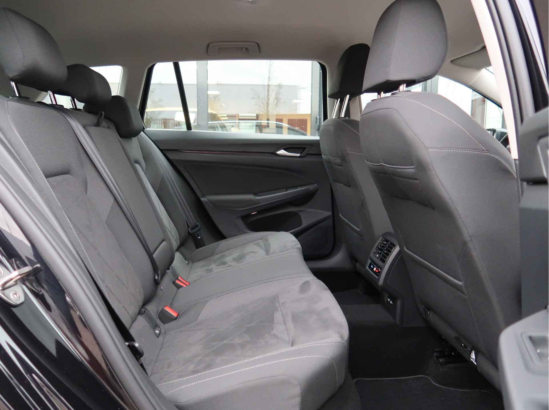 Volkswagen GOLF Variant 1.0 eTSI Life Business | Comf Stoelen | Trekhaak | - 14/31