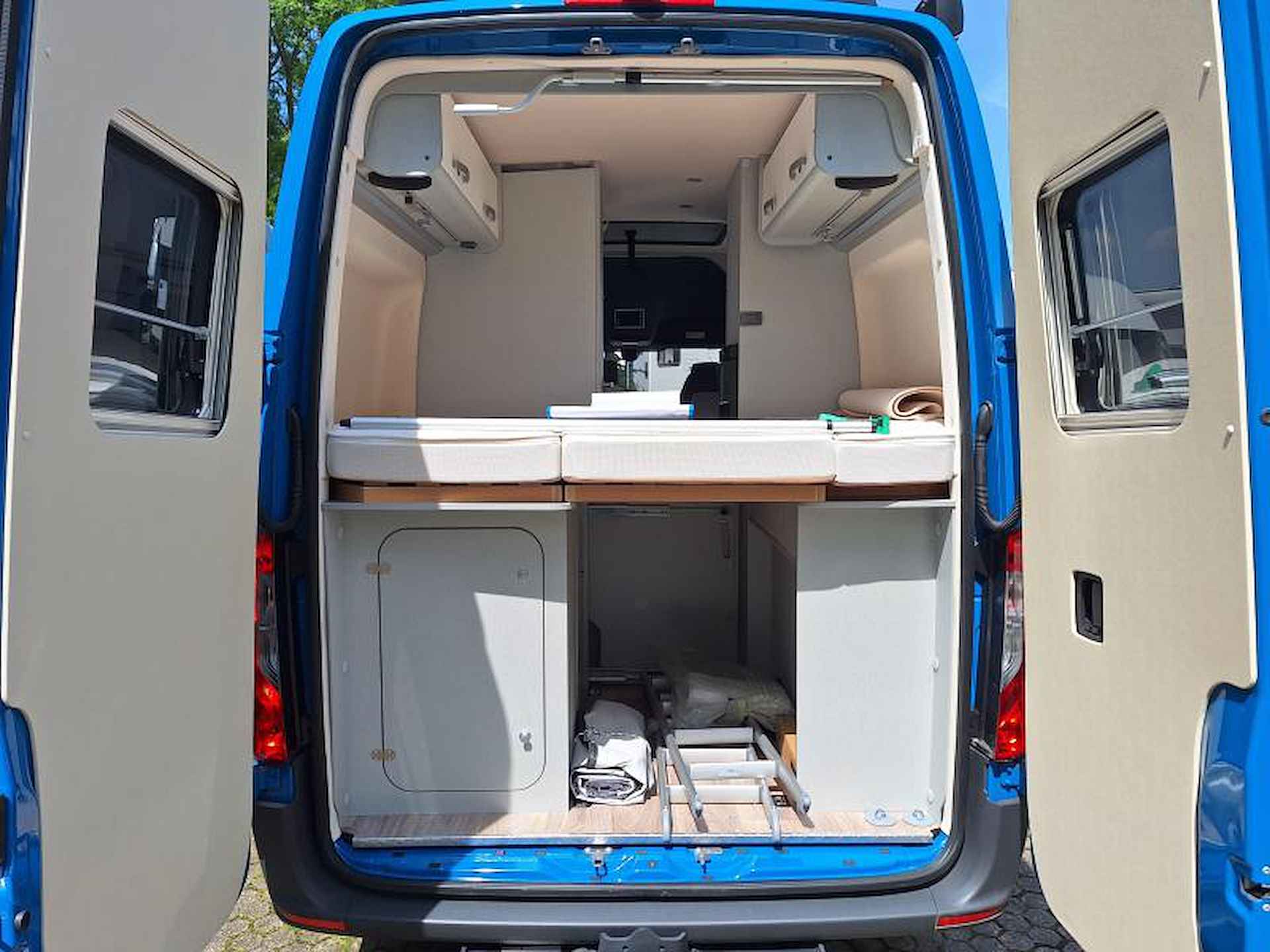 Hymer Free S600  - SLAAPDAK - 4/23