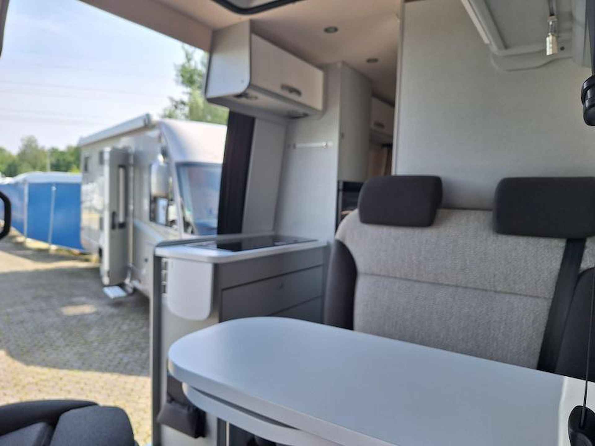 Hymer Free 600 S - 9G AUTOM. - 8228 km - 18/23