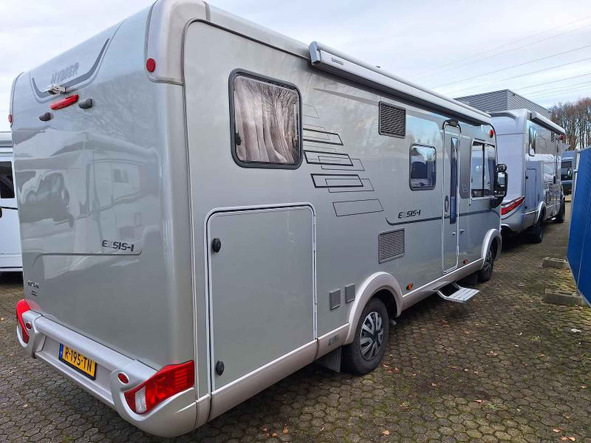 Hymer Exsis-I 578 2 APARTE BEDDEN - 12/17