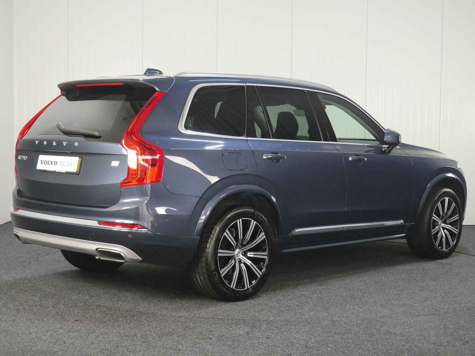 Volvo XC90 T8 Automaat Recharge AWD Inscription Volvo XC90 T8 Recharge AUT8 391PK AWD Inscription Harman/Kardon Premium Geluidssysteem, Panoramisch Schuif-/Kanteldak, Adaptieve Cruise Control Met Pilot Assist, draadloze telefoonlader, Verwarmbare Voorstoelen, Stuurwielverwarming, Verwarmbare Achterbank, Keyless Entry, Elektrisch Bedienbare Achterklep Met Sensorbediening - 6/51