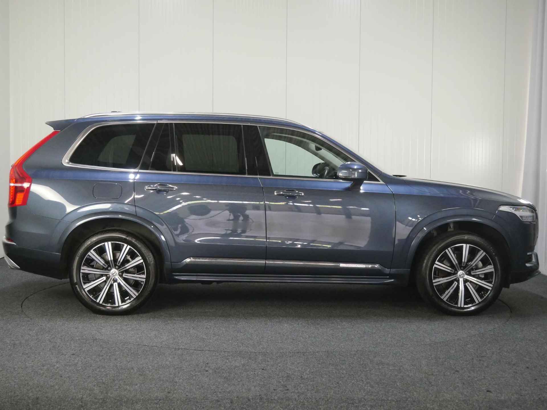 Volvo XC90 T8 Automaat Recharge AWD Inscription Volvo XC90 T8 Recharge AUT8 391PK AWD Inscription Harman/Kardon Premium Geluidssysteem, Panoramisch Schuif-/Kanteldak, Adaptieve Cruise Control Met Pilot Assist, draadloze telefoonlader, Verwarmbare Voorstoelen, Stuurwielverwarming, Verwarmbare Achterbank, Keyless Entry, Elektrisch Bedienbare Achterklep Met Sensorbediening - 7/51