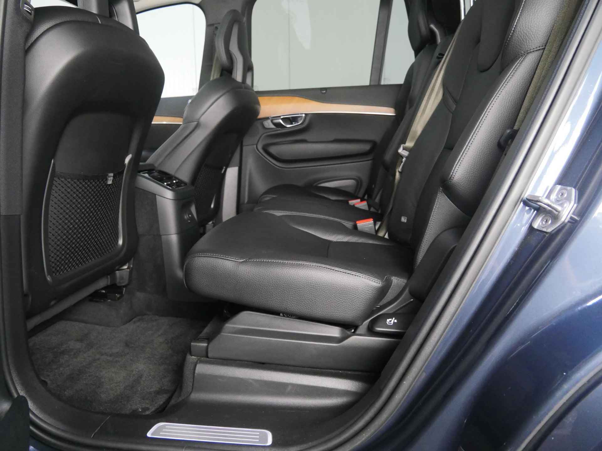 Volvo XC90 T8 Automaat Recharge AWD Inscription Volvo XC90 T8 Recharge AUT8 391PK AWD Inscription Harman/Kardon Premium Geluidssysteem, Panoramisch Schuif-/Kanteldak, Adaptieve Cruise Control Met Pilot Assist, draadloze telefoonlader, Verwarmbare Voorstoelen, Stuurwielverwarming, Verwarmbare Achterbank, Keyless Entry, Elektrisch Bedienbare Achterklep Met Sensorbediening - 45/51