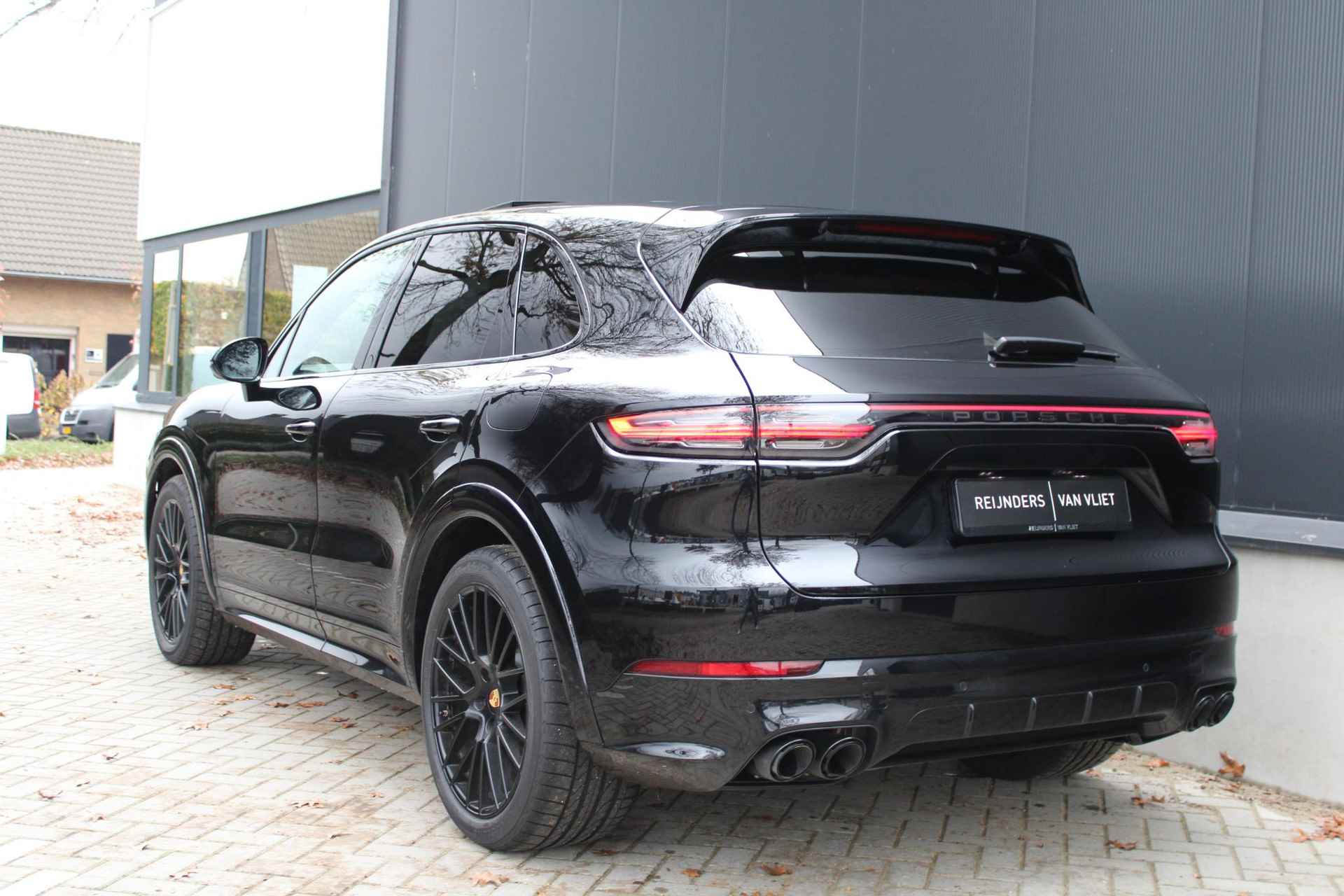 Porsche Cayenne 3.0-V6 E-Hybrid Platinum Edition | Sport Design | Pan.Dak | ACC | Klimaatstoelen | Bose | Sport Chrono | - 3/32