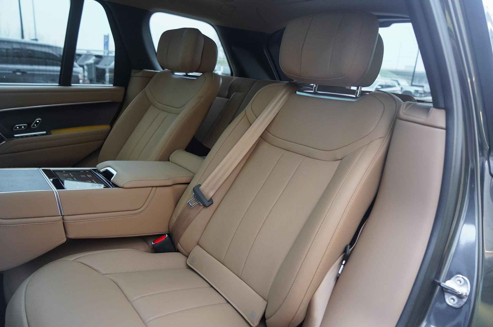 Land Rover Range Rover P460e Autobiography PHEV - Rear Seat Ent. - Elektr. Trekhaak - Caraway Interior - 23/40