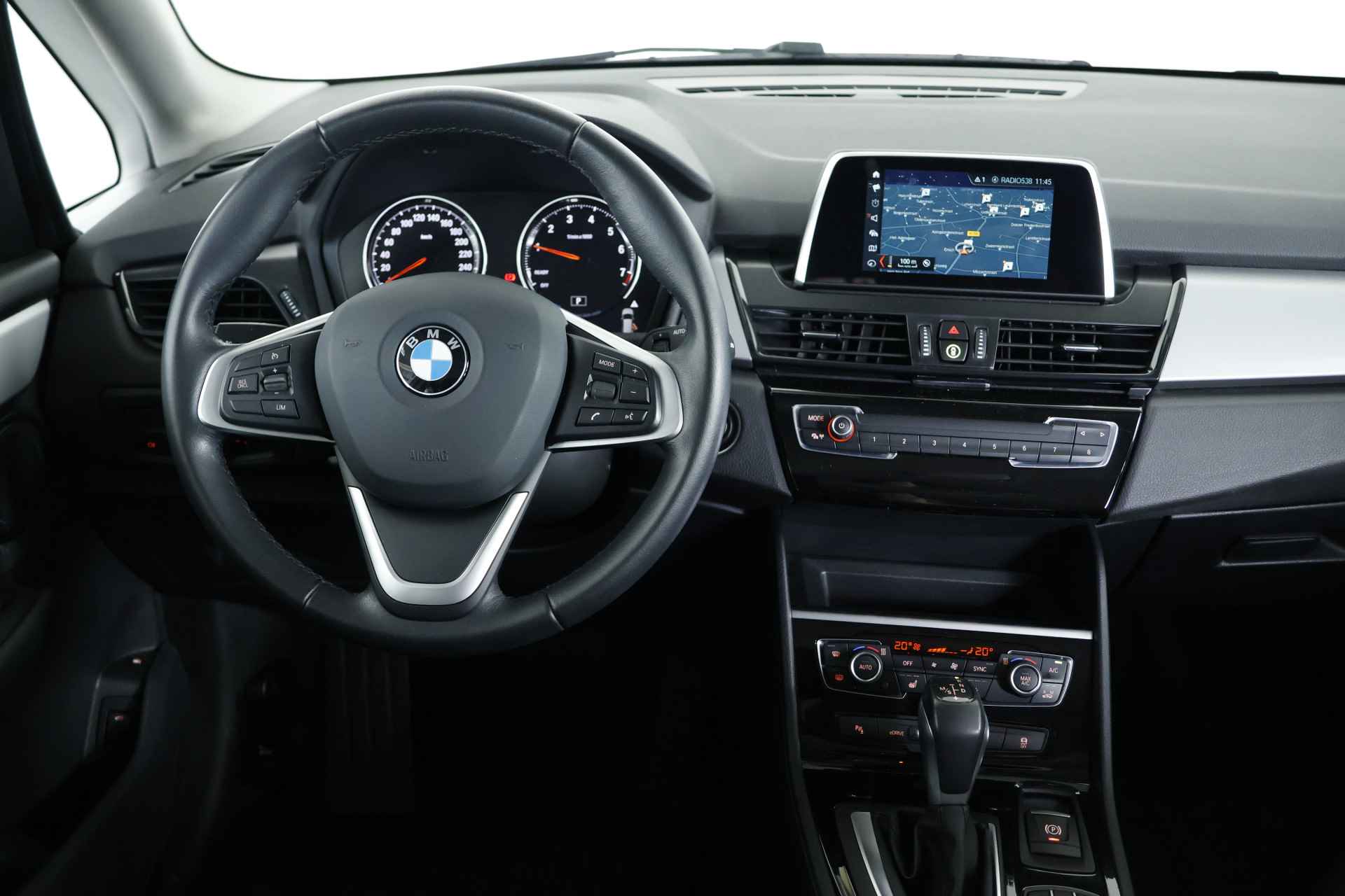 BMW 2 Serie Active Tourer 225xe Advantage / LED / Navi / Clima / Bluetooth / Cruisecontrol - 14/28