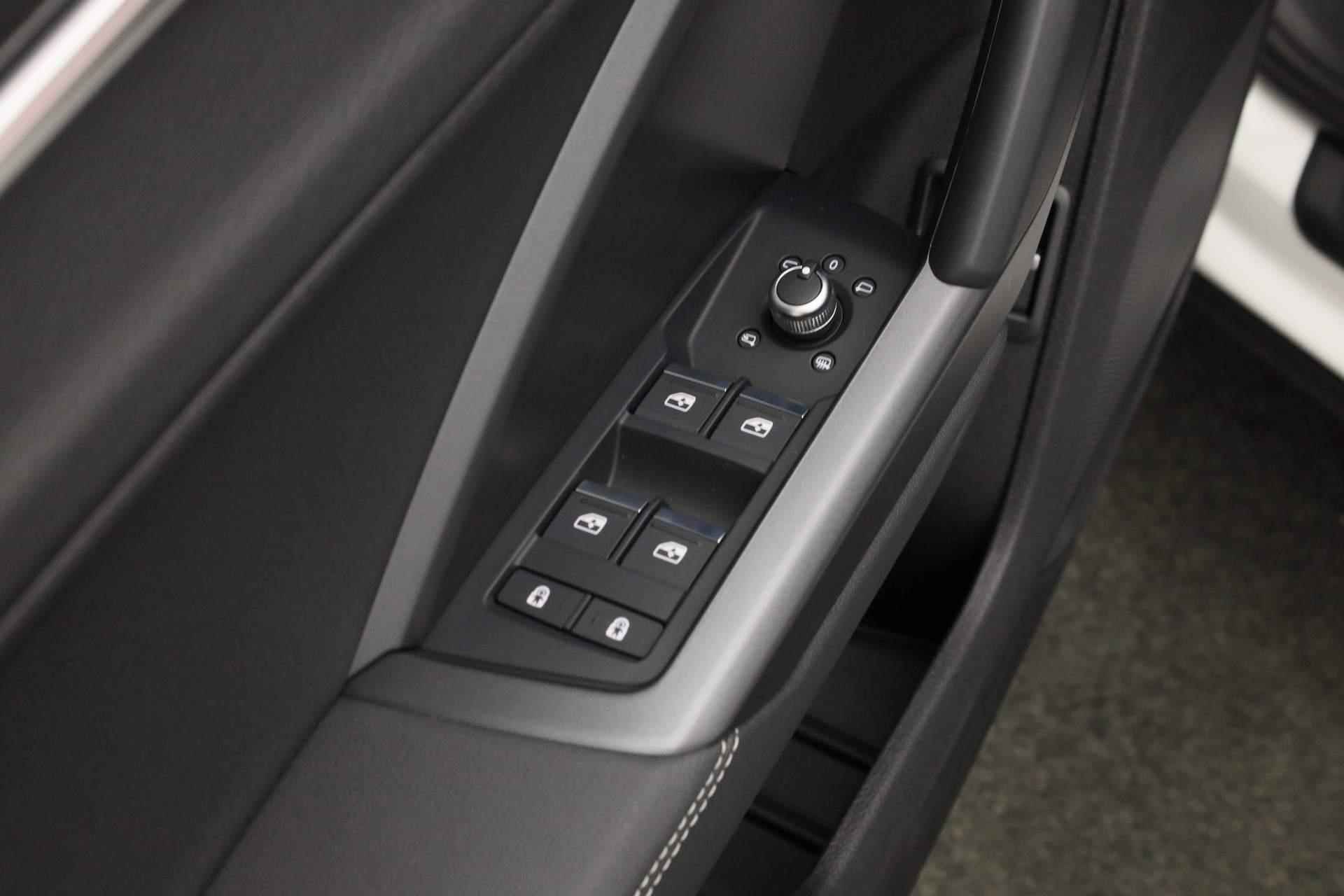 Audi Q3 45 TFSI e 245PK S-tronic S edition | Pano | Matrix LED | Navi | Keyless | Camera | Stoelverwarming - 28/48