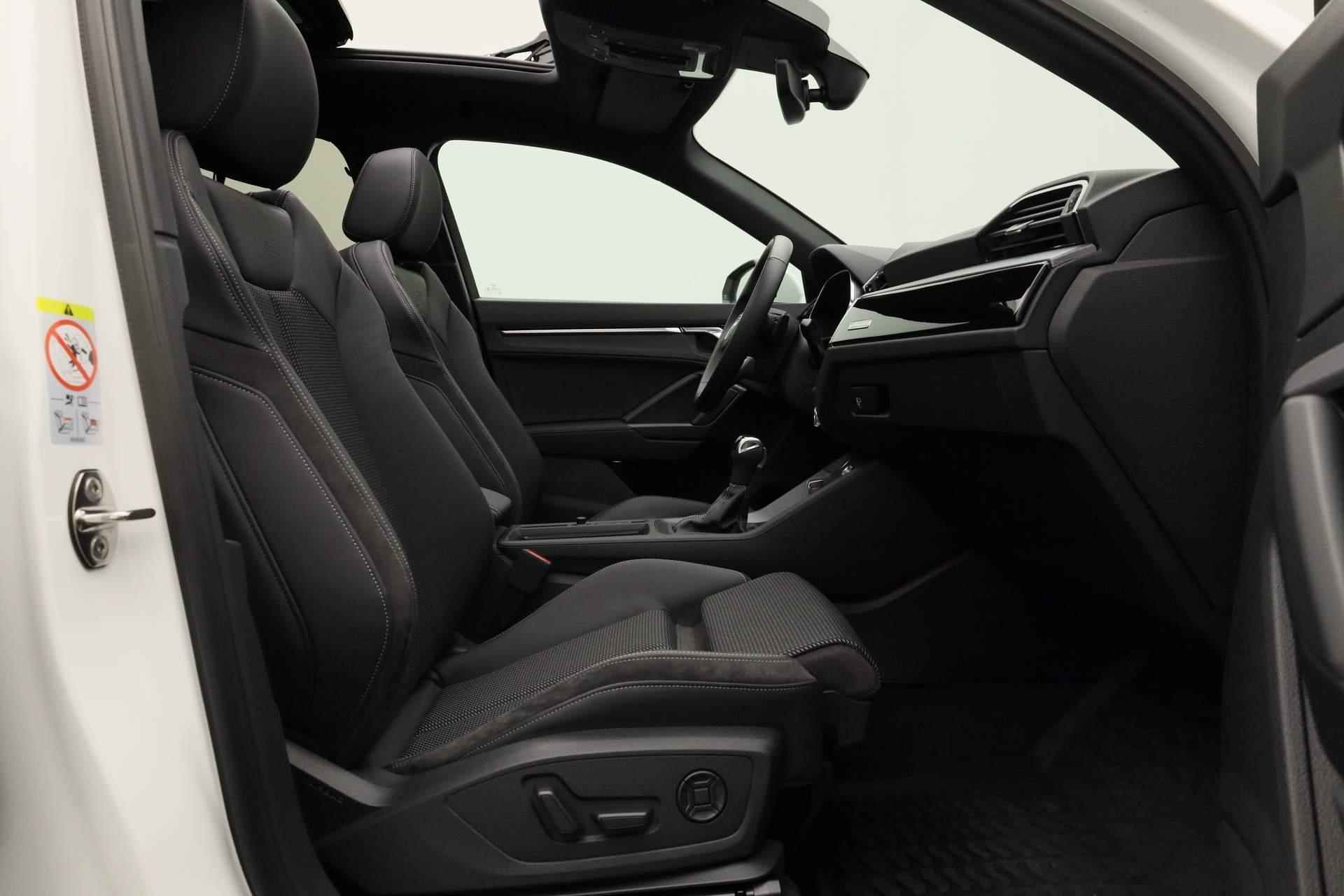 Audi Q3 45 TFSI e 245PK S-tronic S edition | Pano | Matrix LED | Navi | Keyless | Camera | Stoelverwarming - 43/48