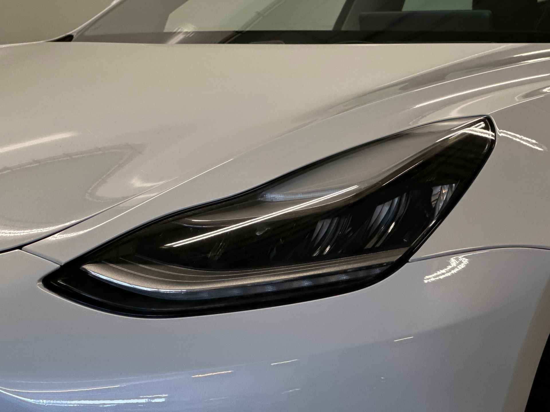 TESLA Model 3 60KWH STANDARD PLUS RWD - 8/24