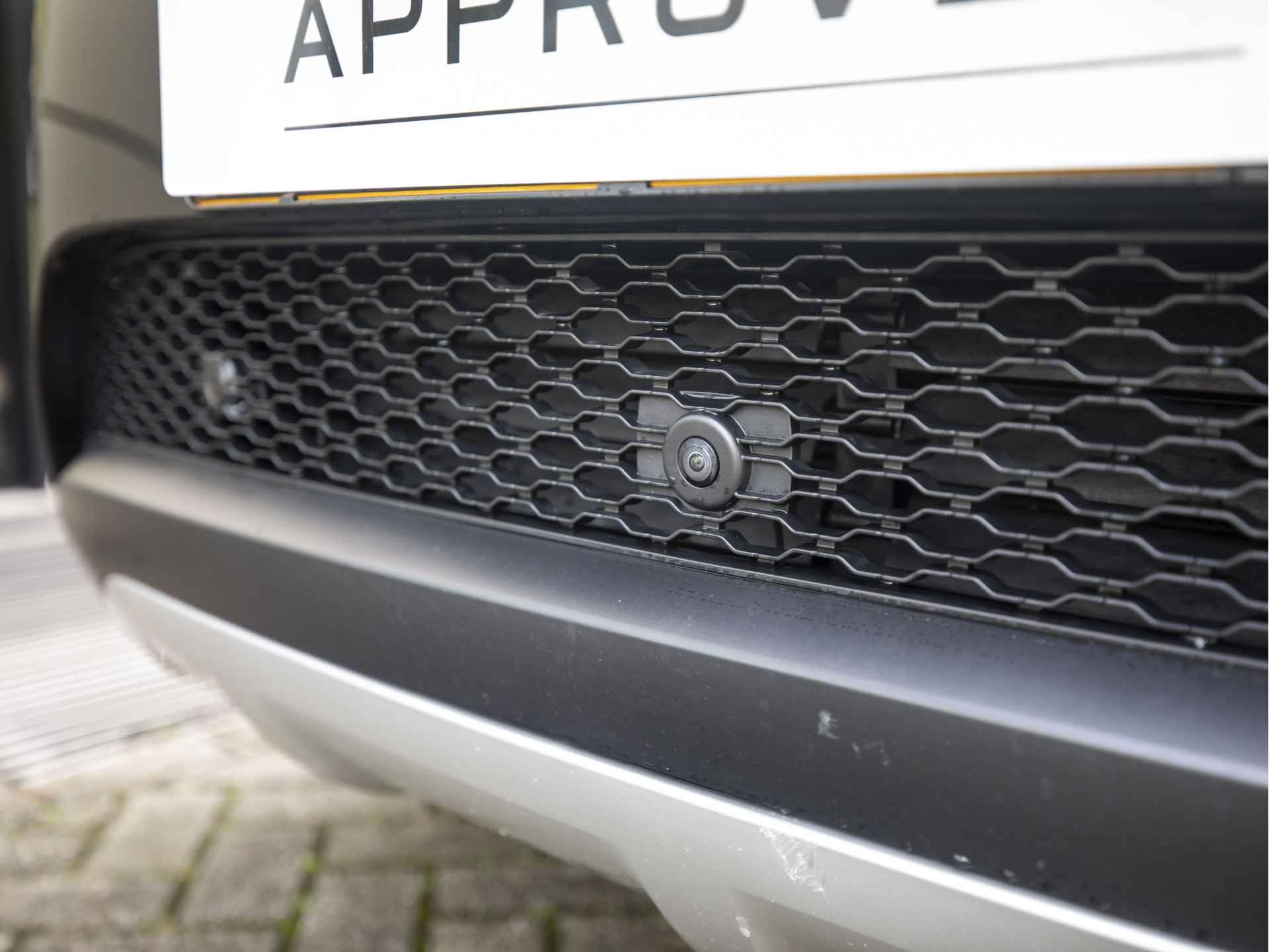 Land Rover Range Rover Evoque 2.0 D180 AWD SE | 24 maanden garantie | Trekhaak | Panoramadak | - 29/57