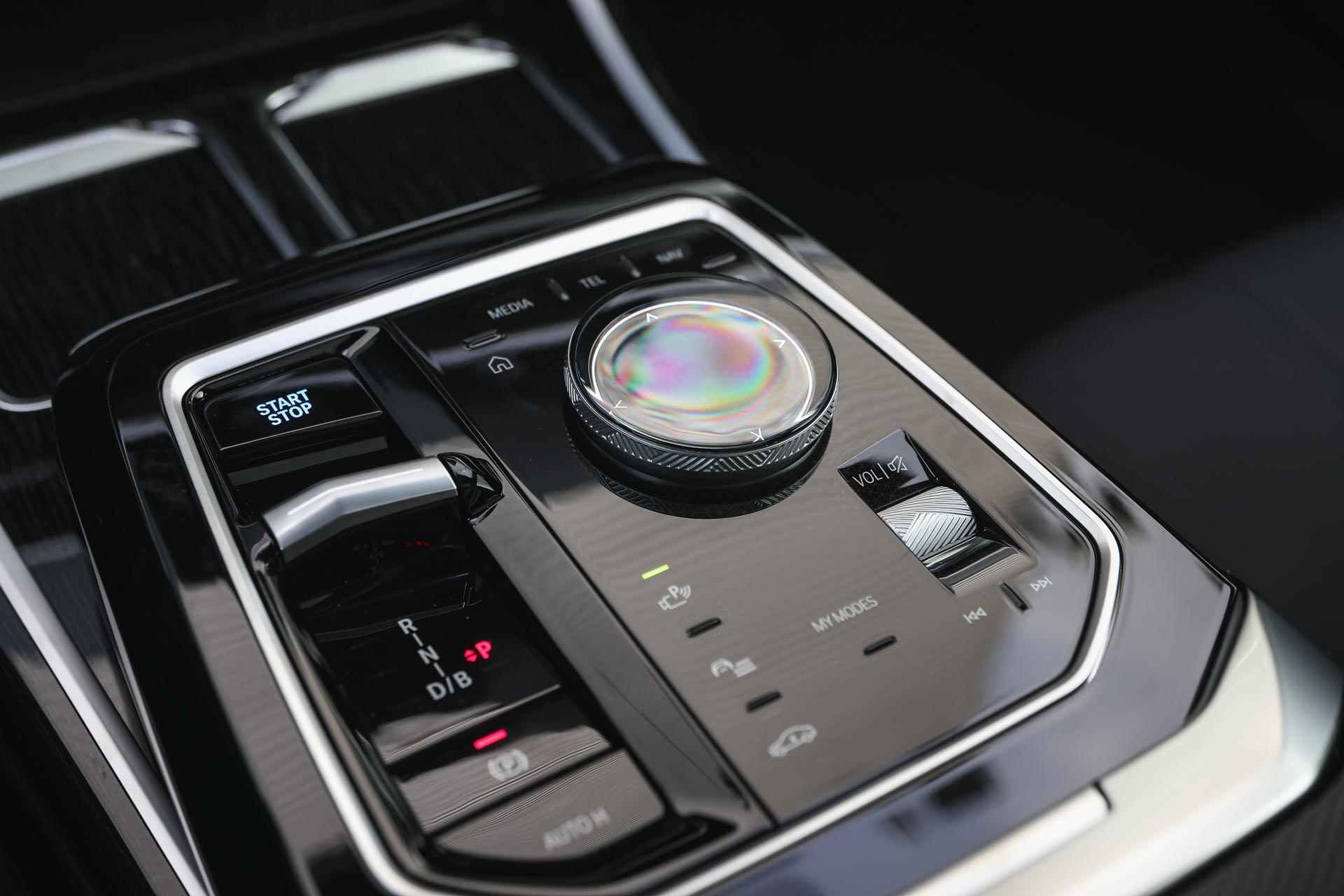 BMW i7 eDrive50 High Executive M Sport 106 kWh / Massagefunctie / Parking Assistant Professional / Stoelventilatie / Active Steering / Driving Assistant Professional - 20/43