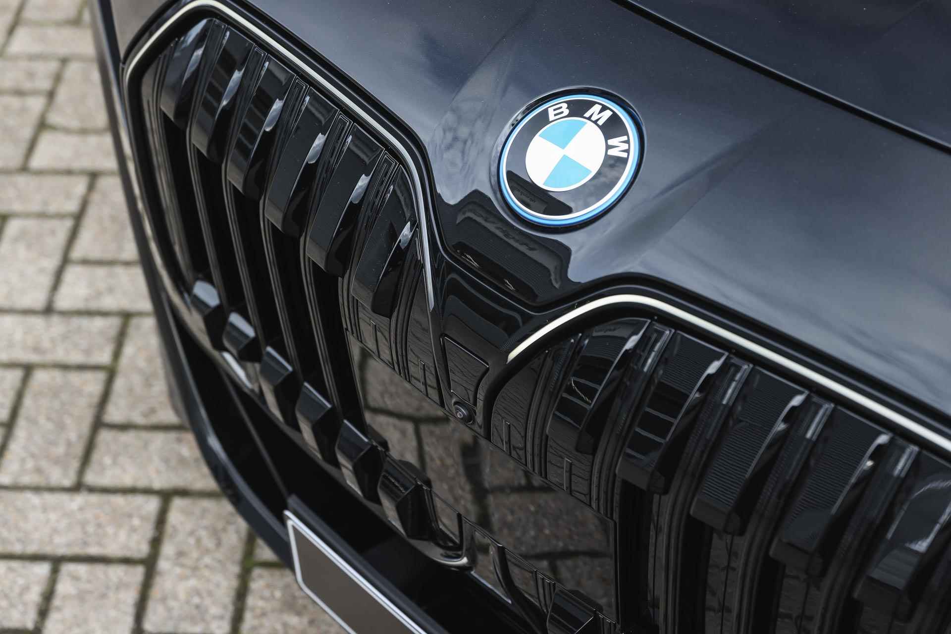 BMW i7 eDrive50 High Executive M Sport 106 kWh / Massagefunctie / Parking Assistant Professional / Stoelventilatie / Active Steering / Driving Assistant Professional - 35/43