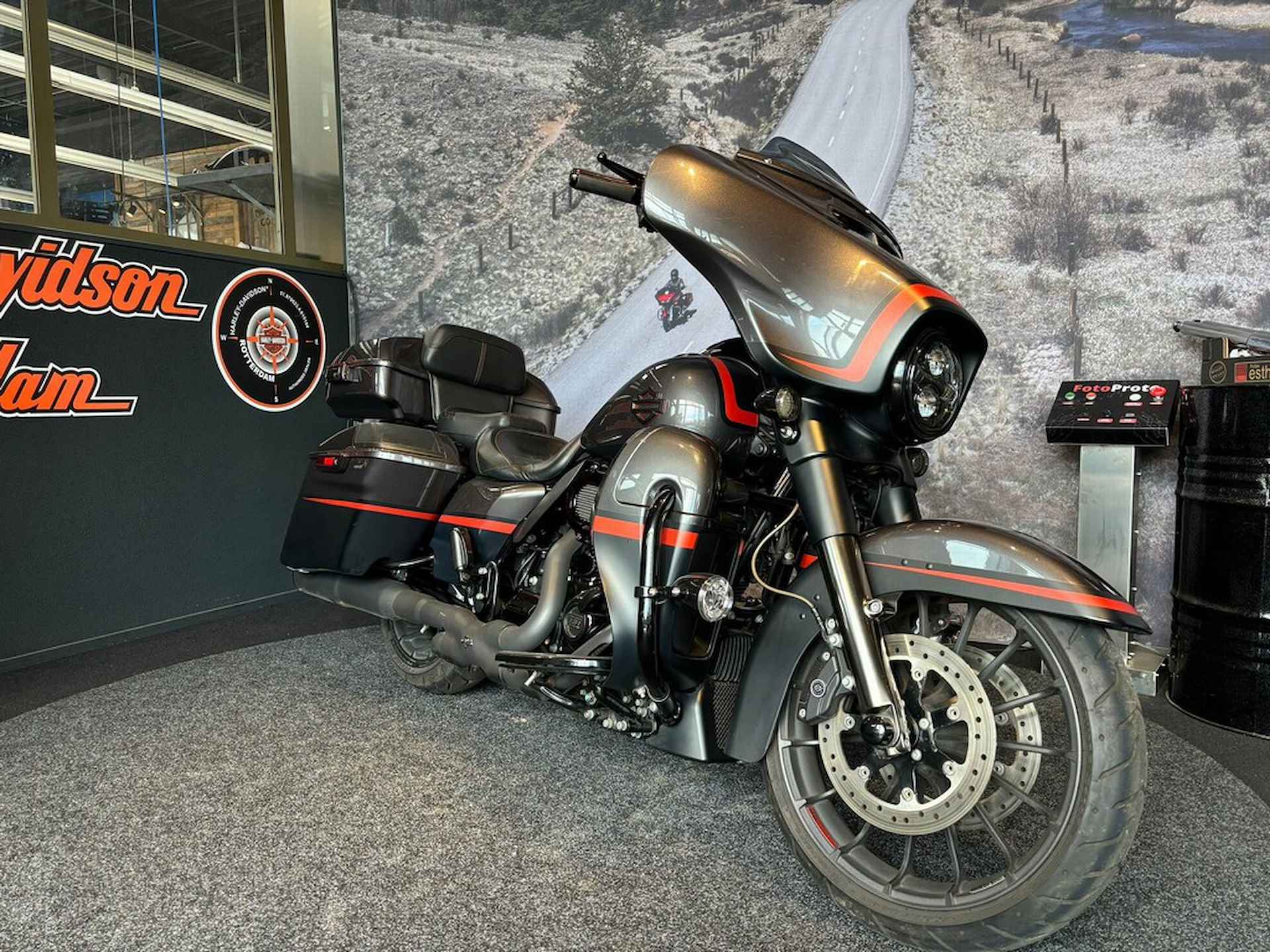 Harley-Davidson FLHXSE CVO STREET GLIDE - 5/20