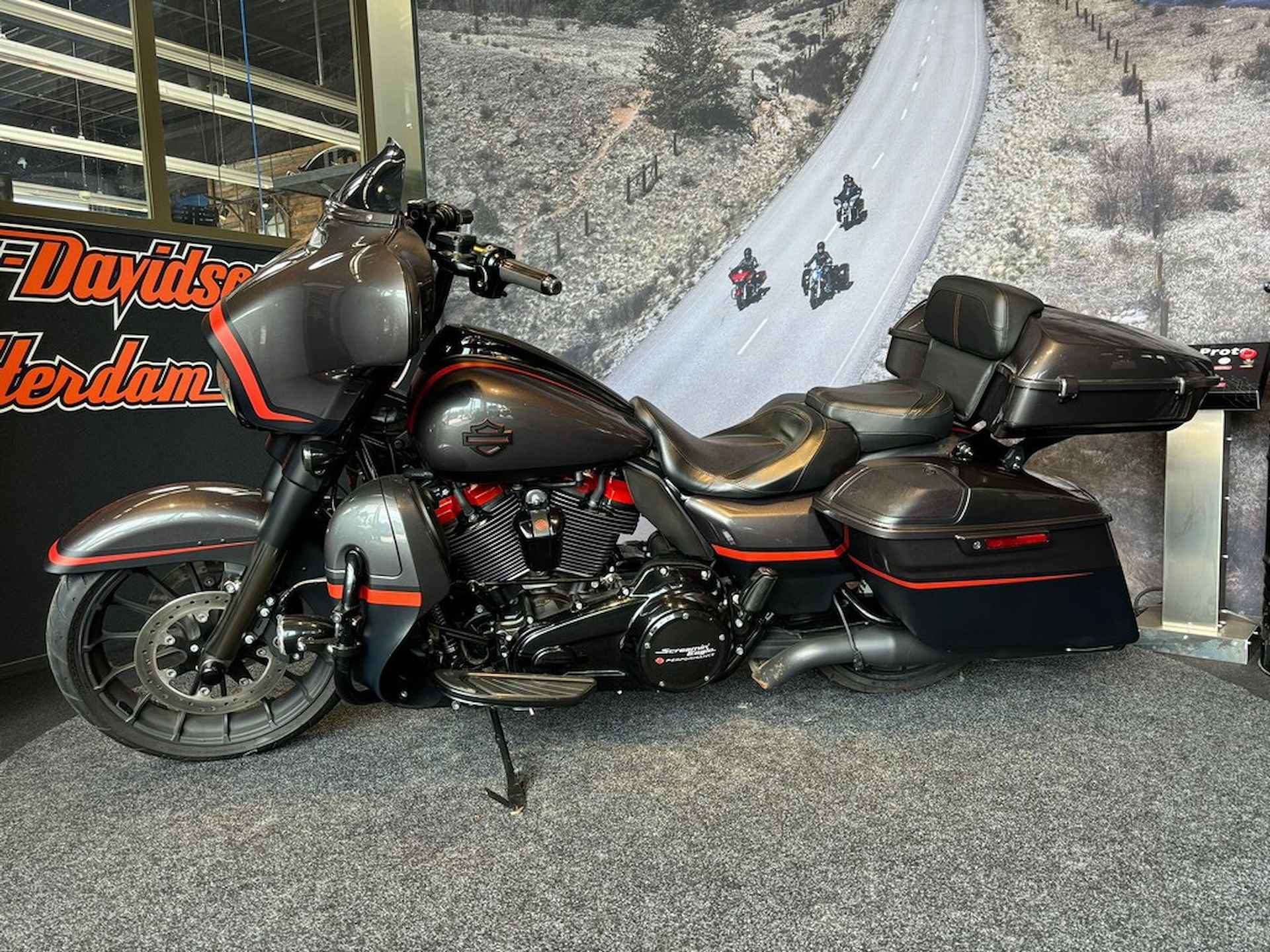 Harley-Davidson FLHXSE CVO STREET GLIDE - 10/20