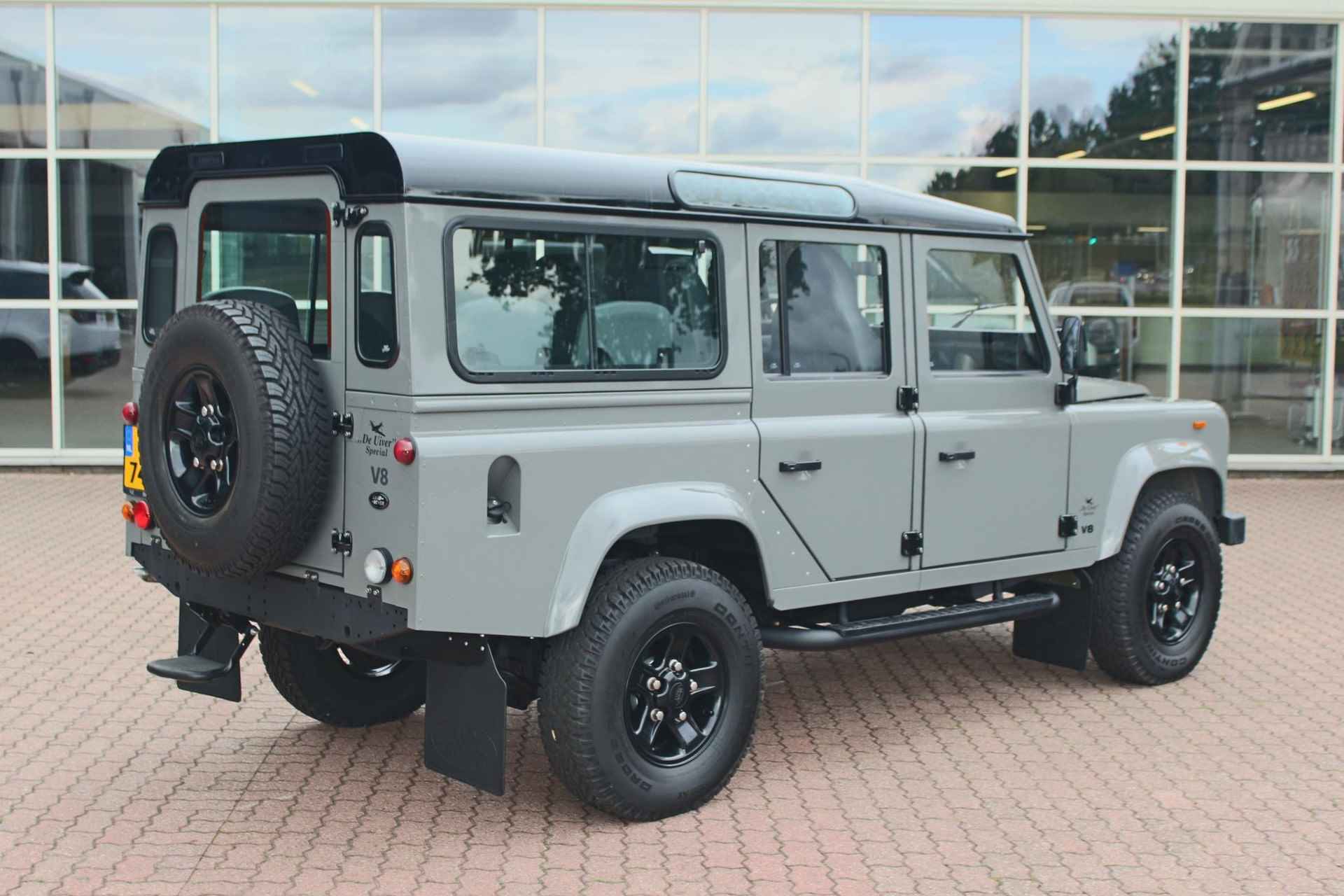 Land Rover Defender 3.5 V8 ST WGN 110 4WD "De Uiver" Special Volledig gerestaureerd/ originele km stand/  NL-kenteken met APK - 13/73