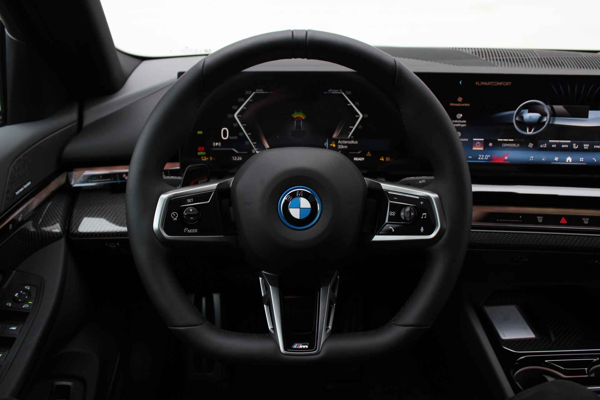 BMW i5 eDrive40 High Executive M Sport 84 kWh / Panoramadak / Parking Assistant Professional / Adaptieve LED / Stoelventilatie / Driving Assistant Professional / Comfort Access - 8/29