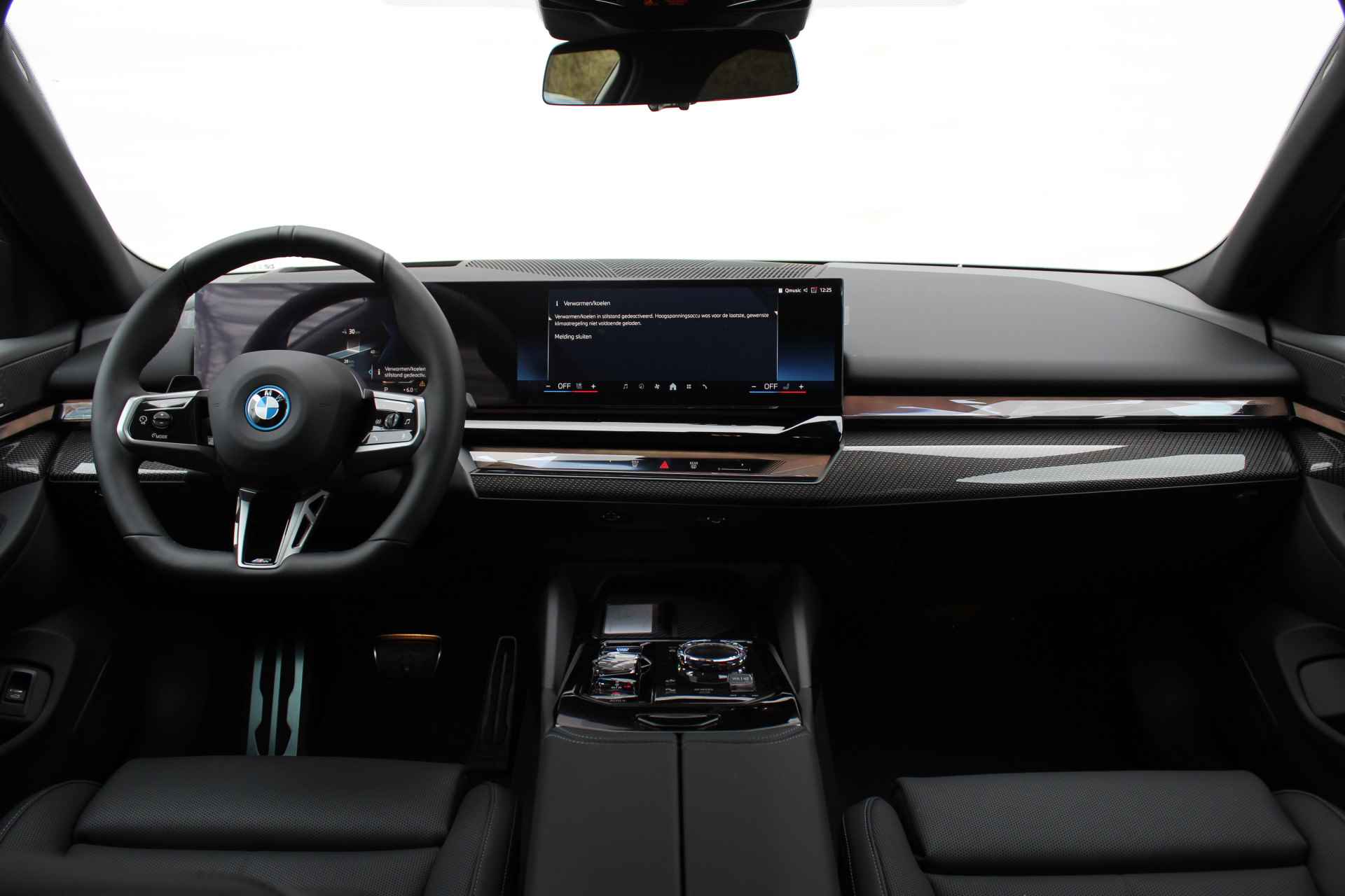BMW i5 eDrive40 High Executive M Sport 84 kWh / Panoramadak / Parking Assistant Professional / Adaptieve LED / Stoelventilatie / Driving Assistant Professional / Comfort Access - 10/29