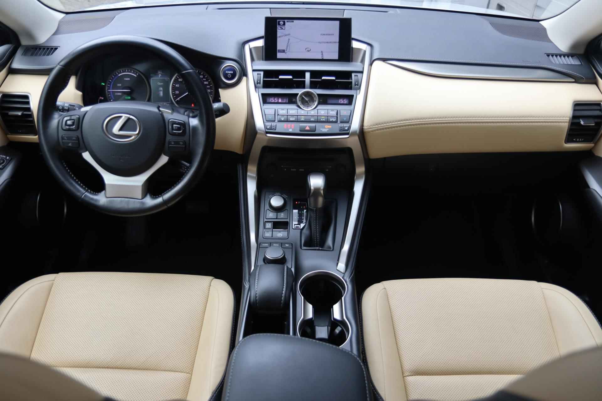 Lexus NX 300h Luxury Line / KEYLESS / LEDER / CAMERA / NAVI / ELEK. STOELEN - 7/40