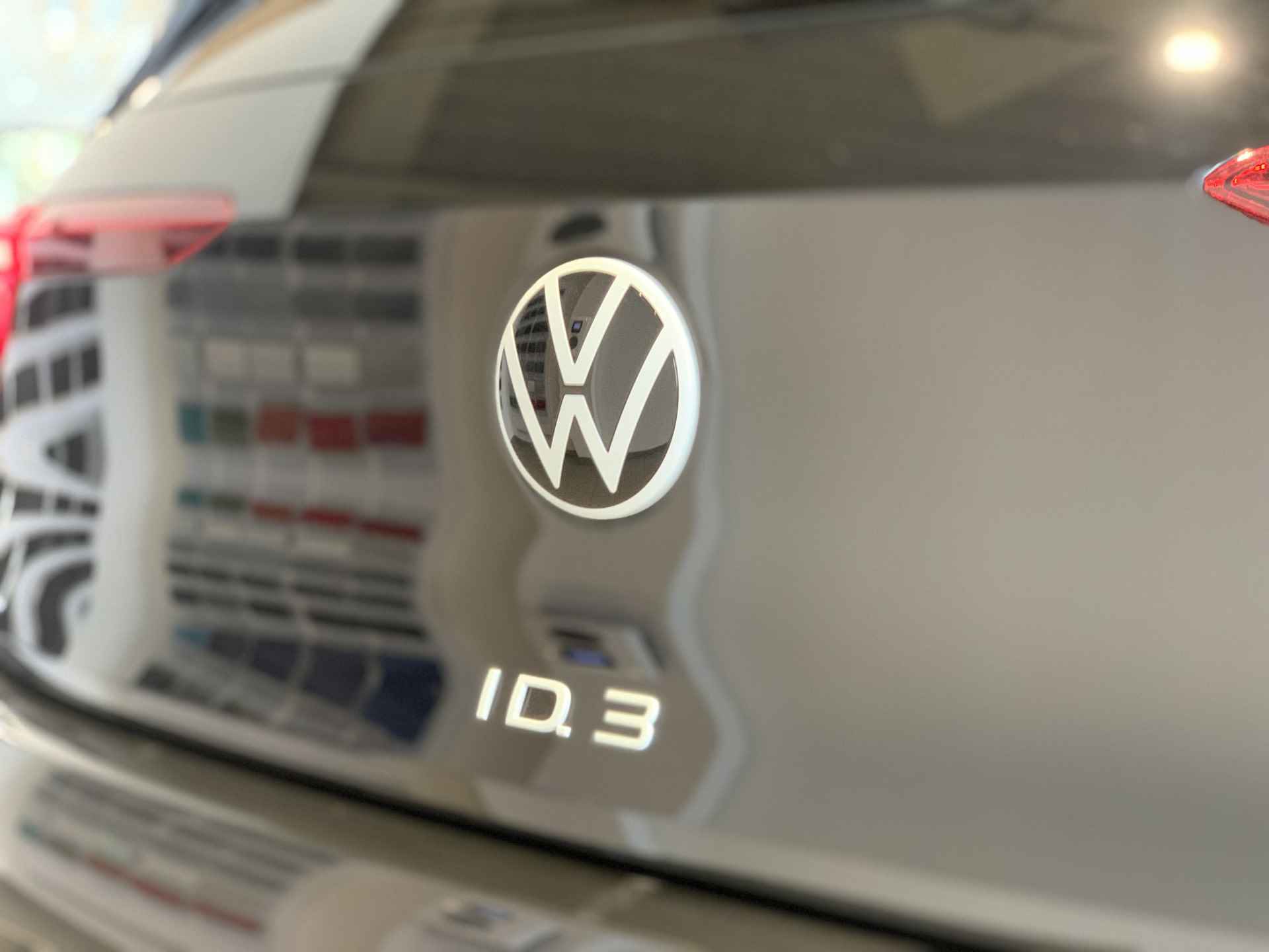 Volkswagen ID.3 Pro 58 kWh 204 pk / Achteruitrijcamera / Verwarmbaren voorstoelen / Koplampverlichting LED - 4/25