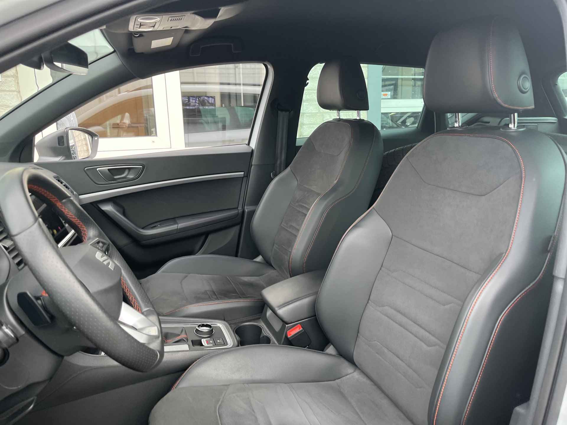 SEAT Ateca 1.5 TSI FR Business Intense / AUTOMAAT/ TREKHAAK/ BEATS AUDIO/ 360 CAMERA/ PARK. SENSOREN/ MATRIX/ KEYLESS/ MEMORY SEATS/ DODE HOEK/ STOEL-STUURVERWARM./ DCC/ ADAPT. CRUISE/ APP-CONNECT/ NAVI/ CLIMA/ DAB/ 19" LMV - 6/31