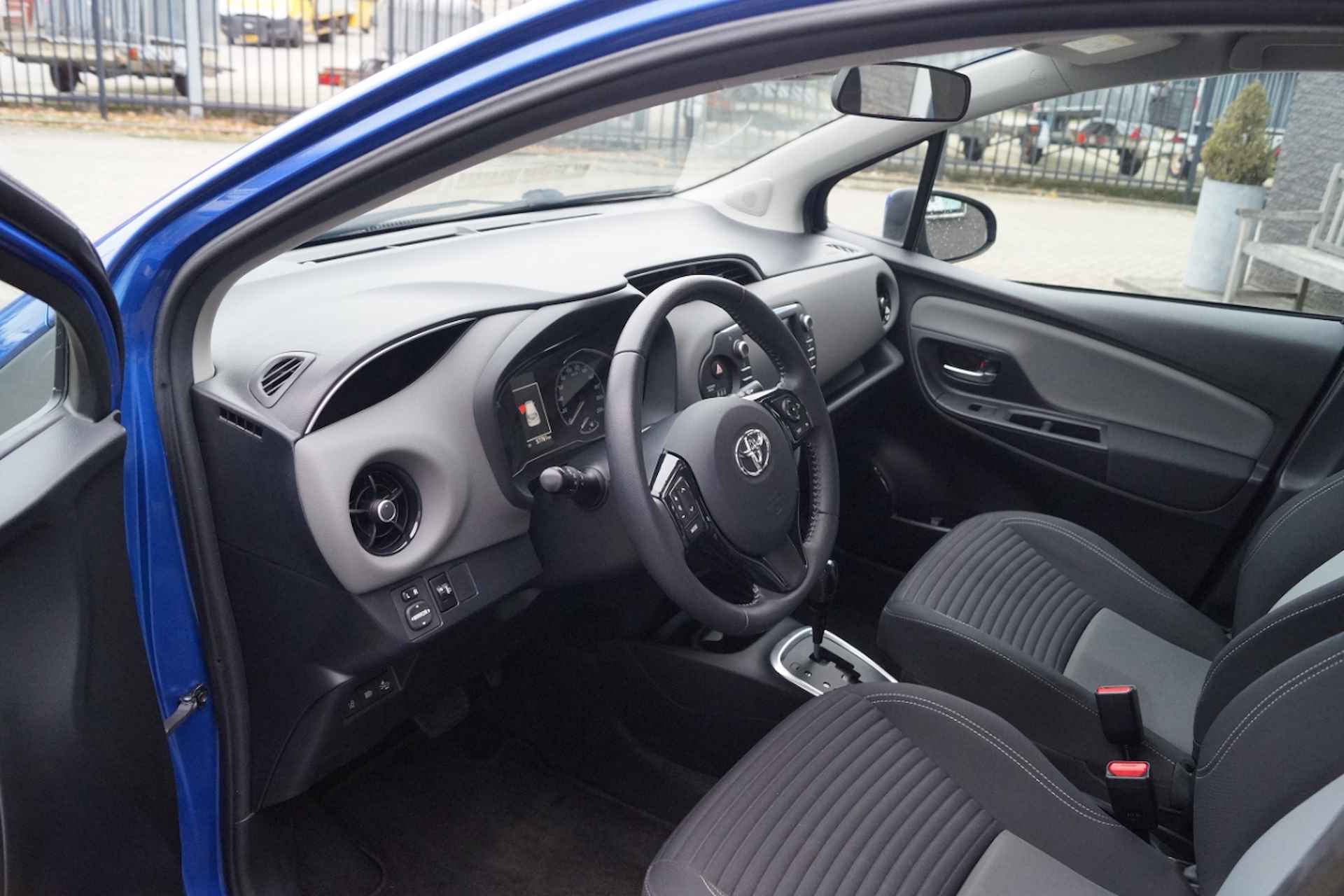 Toyota Yaris HYBRID 1.5 Dynamic Automaat + achteruitrijcamera - 6/17