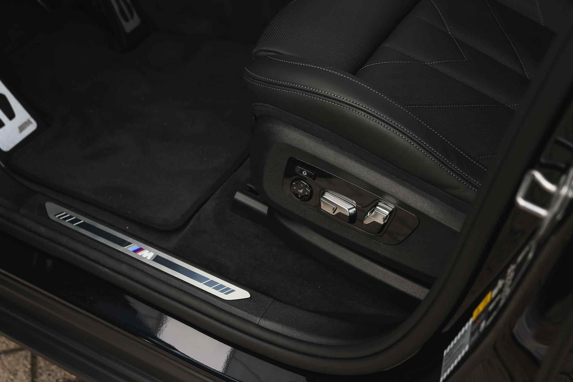 BMW XM PHEV 50e High Executive / Trekhaak / Massagefunctie / Bowers & Wilkins / Adaptief M Onderstel Professional / Parking Assistant Plus / Soft-Close - 14/40