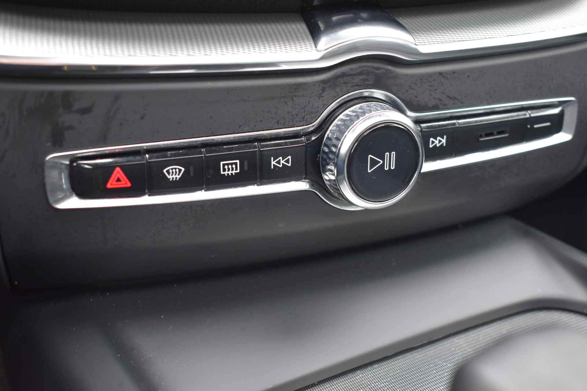 Volvo XC60 Recharge T6 AWD 350PK Plus Dark | BLIS | ACC | 19"LMV | Camera | Leder | Stoelverwarming | Panoramadak | - 45/47