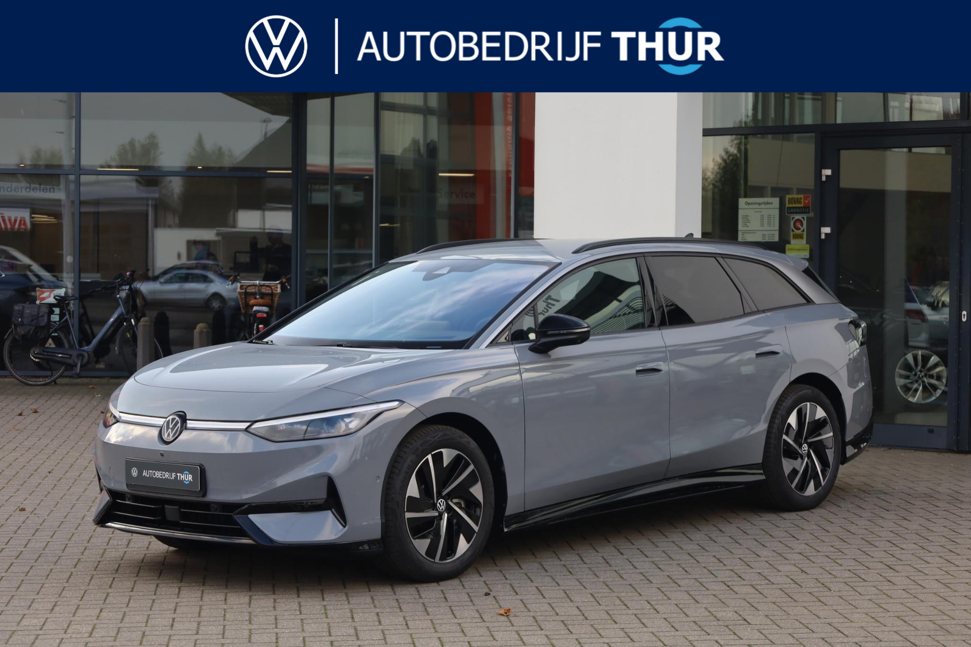 Volkswagen ID.7 Tourer Pro S Business 86 kWh 268PK /210kW LED Matrix IQ.Light, alcantara interieur, premium audio installatie, draadloos Apple Carplay & Android Auto, verwarmbare voorstoelen + achterbank, head-up display, 3-zone Climatronic airconditioning, adaptive cruise control met Stop&Go en stuurhulp, dodehoekdetectie (Side Assist), voorstoelen met ventilatie en massagefunctie, autonome parkeerfunctie, navigatie, verwarmbare voorruit, draadloos telefoon laden, 19'' LMV