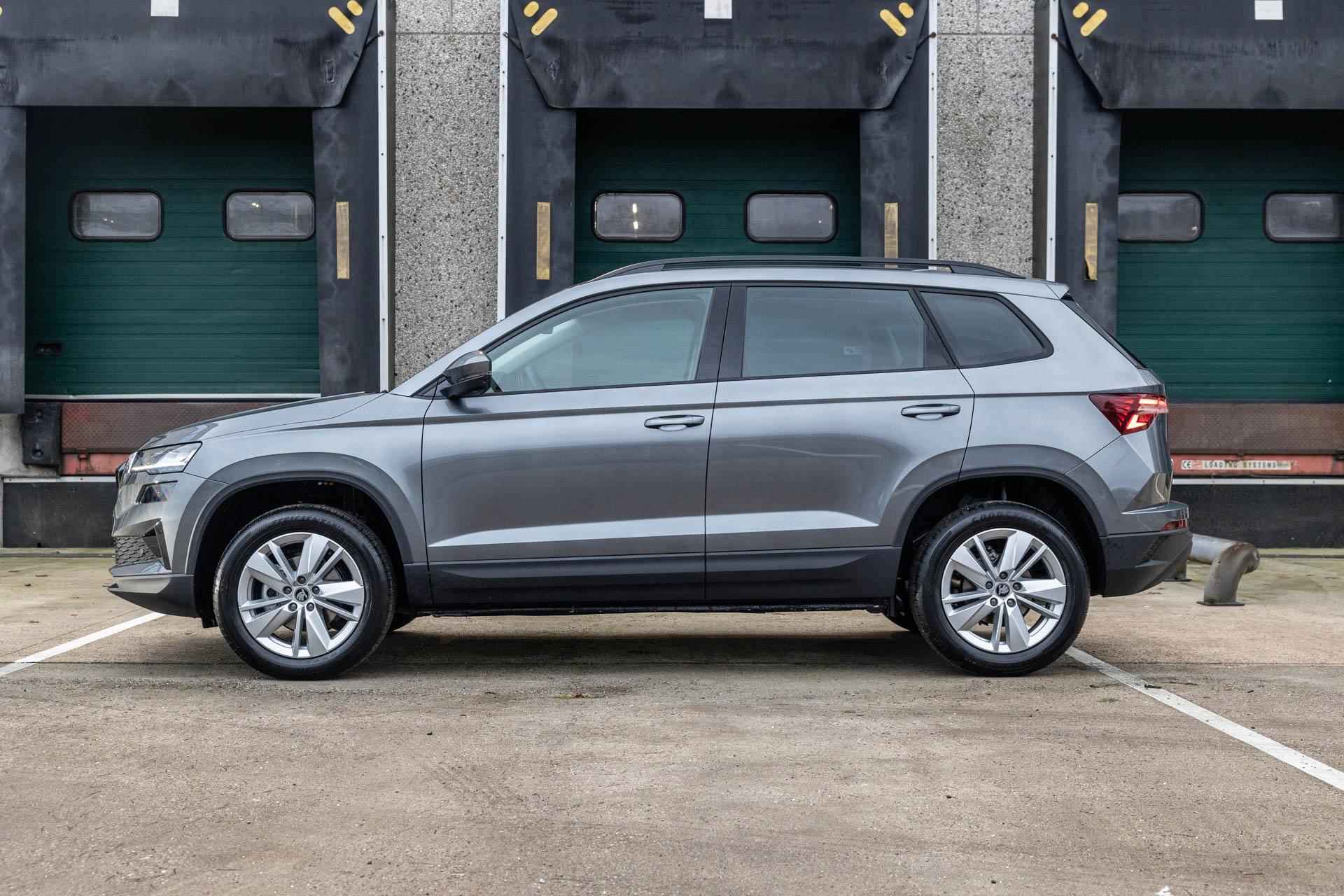 Skoda Karoq 1.0 TSI 115pk Business Edition | Navigatie Pakket | 17" Velgen - 11/44