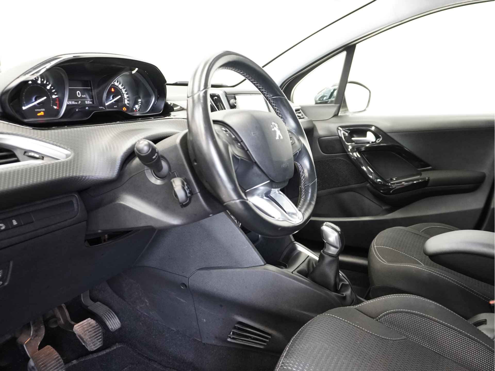 Peugeot 208 1.2 PureTech Allure | Camera | Climate | 16" velgen | Navi | 1e Eigenaar | NL Auto | Rijklaarprijs - 16/51