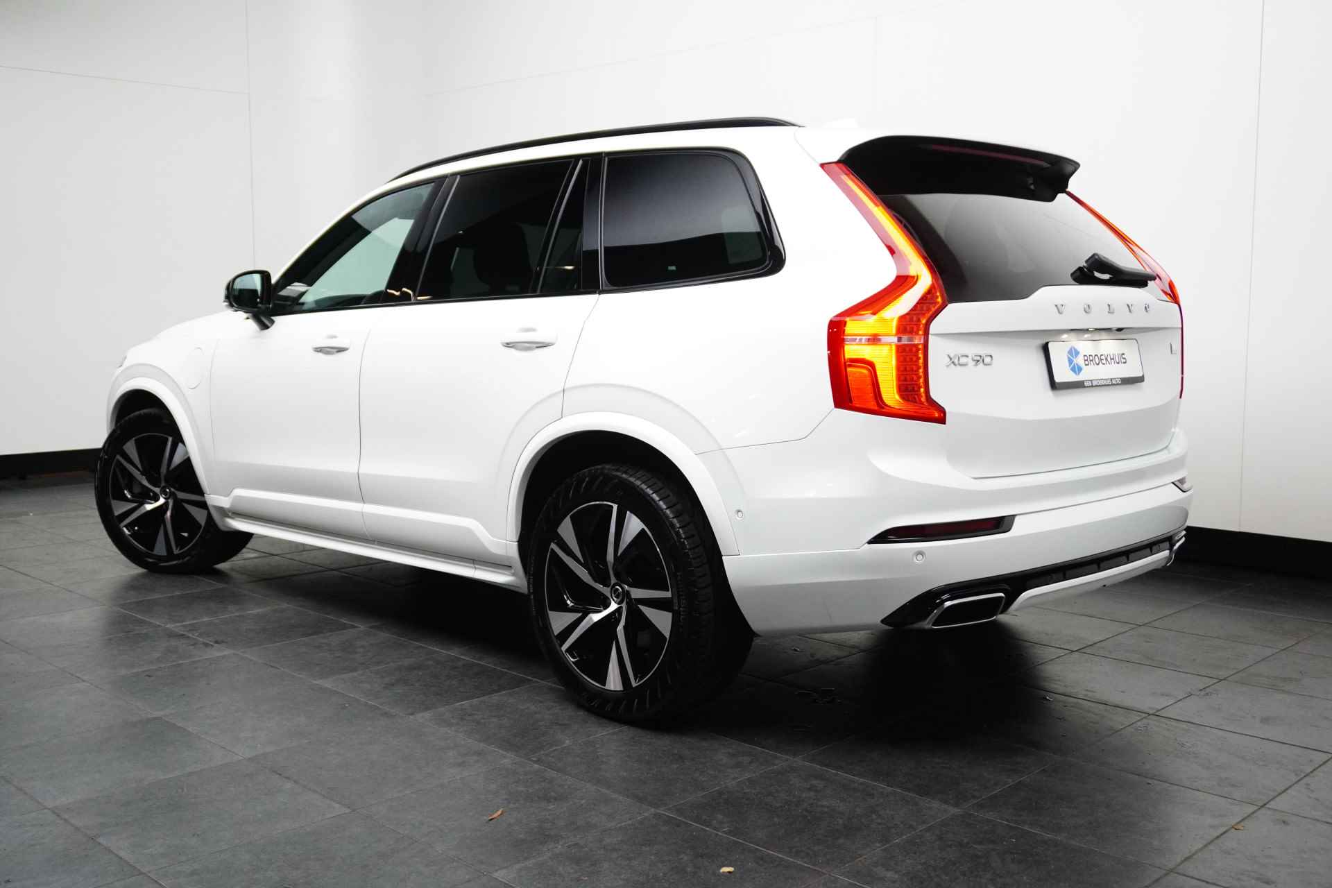 Volvo XC90 T8 Recharge AWD R-Design | Luchtvering | Adaptive Cruise | Harman/Kardon | 360° Camera | Panoramadak | 20-Inch | Trekhaak | BLIS - 7/37