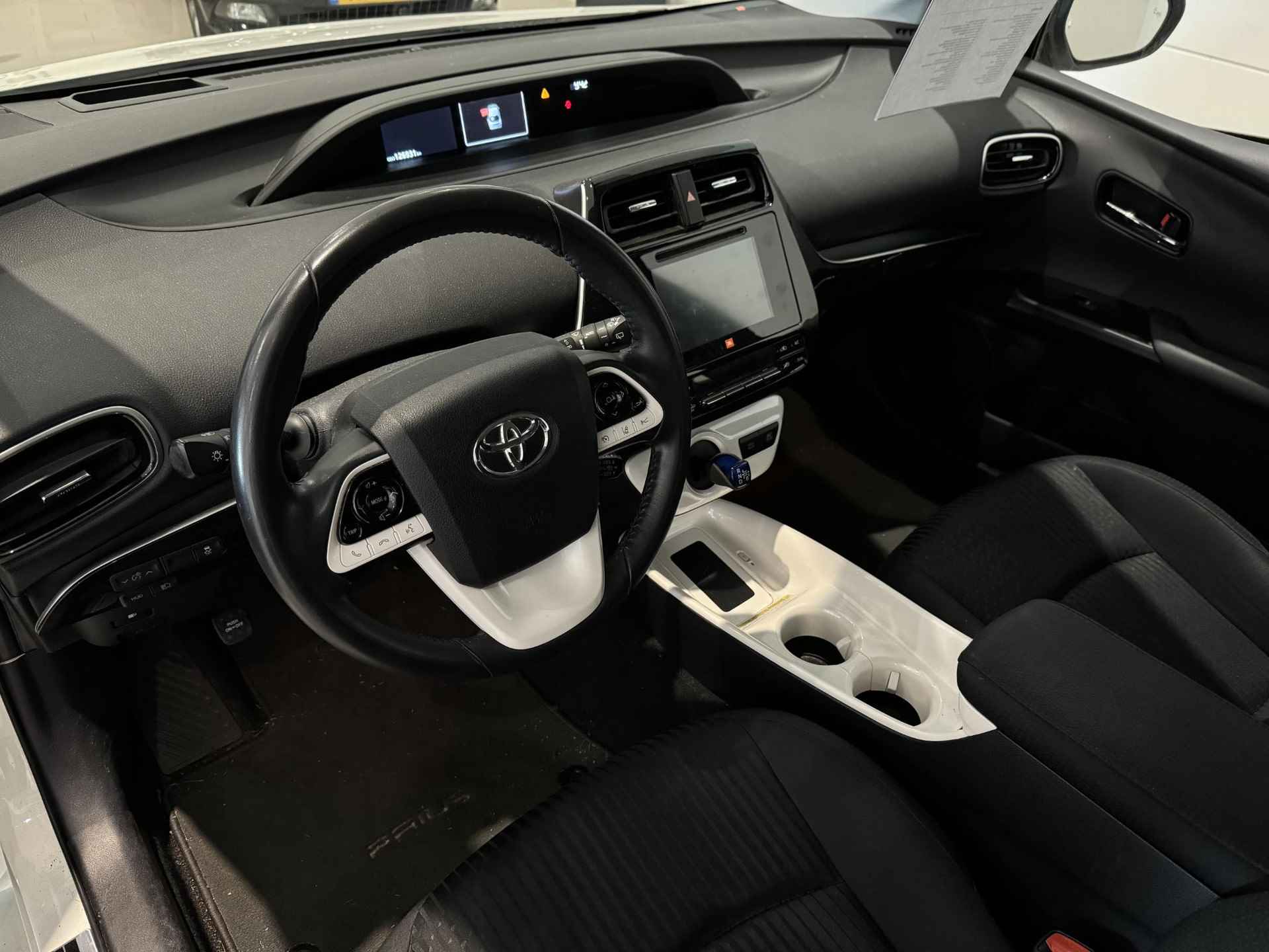 Toyota Prius 1.8 Dynamic | Navigatie | Airconditioning | Parkeersensoren | Budget | - 8/11