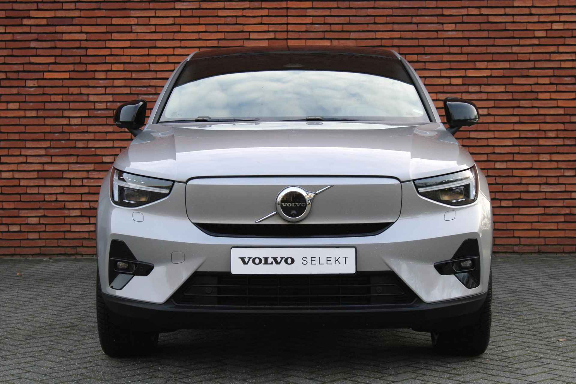 Volvo C40 Recharge Twin Ultimate, Harman/Kardon Premium Geluidssysteem, Panoramisch Schuif-/Kanteldak, Elektrisch Verstelbare Bestuurdersstoel Met Geheugenfunctie, Visual Park Assist Incl. 360° Parkeercamera, Extra Getint Glas Achter, 20" Lichtmetalen Velgen, Adaptieve Cruise Control Met Stuurhulp, Google Services, Verwarmbare Voorstoelen, Stuurwielverwarming - 16/21