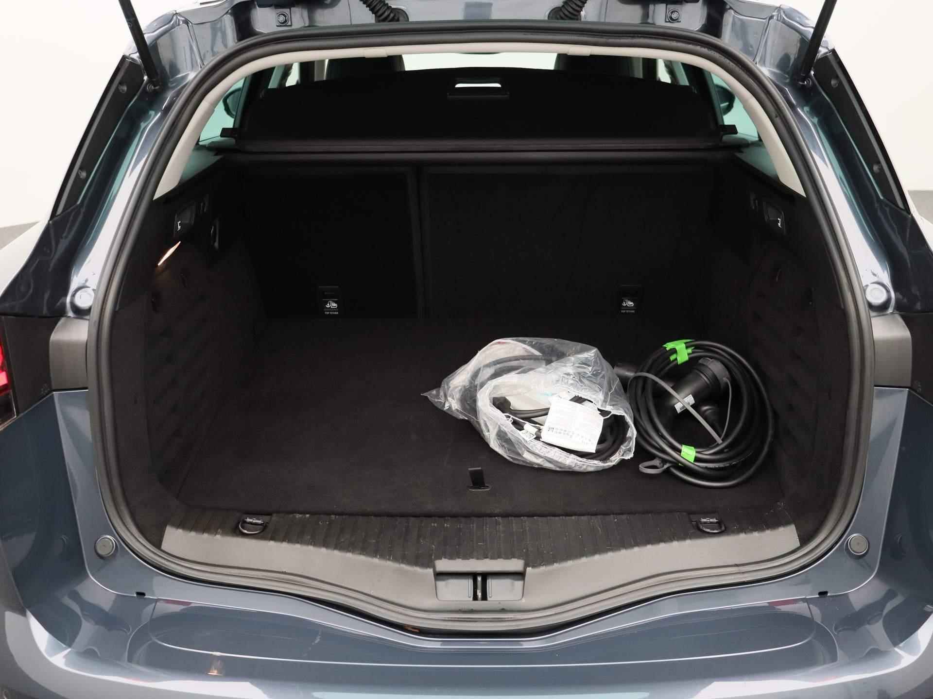 Renault Megane 1.6 E-Tech 160 Plug-in Hybrid Intens | Navigatie | Half-Leder | Lichtmetalen velgen | Parkeersensoren | Stoelverwarming - 14/28