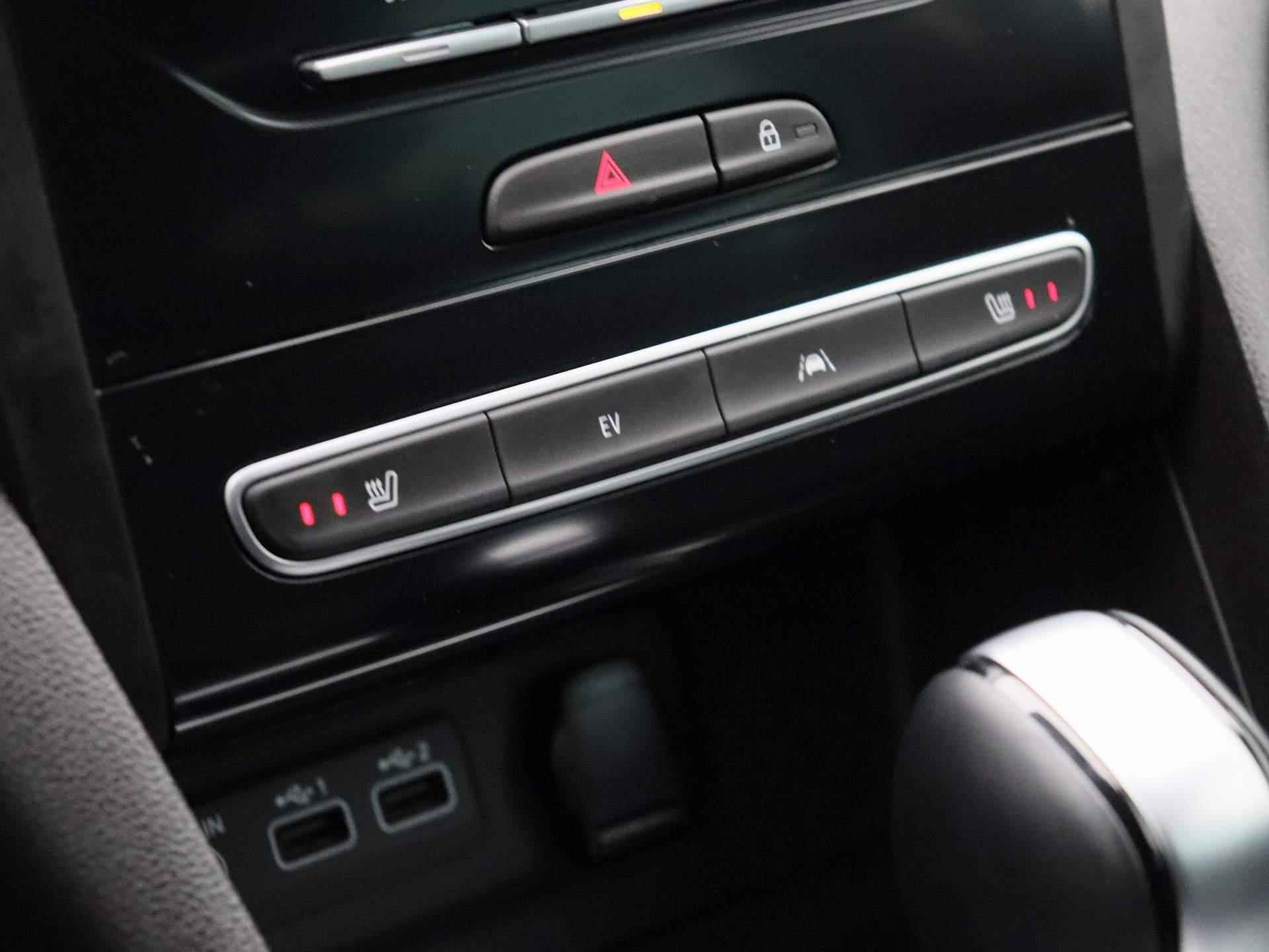 Renault Megane 1.6 E-Tech 160 Plug-in Hybrid Intens | Navigatie | Half-Leder | Lichtmetalen velgen | Parkeersensoren | Stoelverwarming - 20/28
