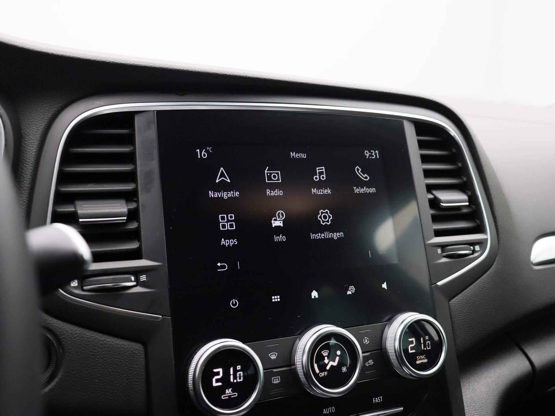 Renault Megane 1.6 E-Tech 160 Plug-in Hybrid Intens | Navigatie | Half-Leder | Lichtmetalen velgen | Parkeersensoren | Stoelverwarming - 24/28