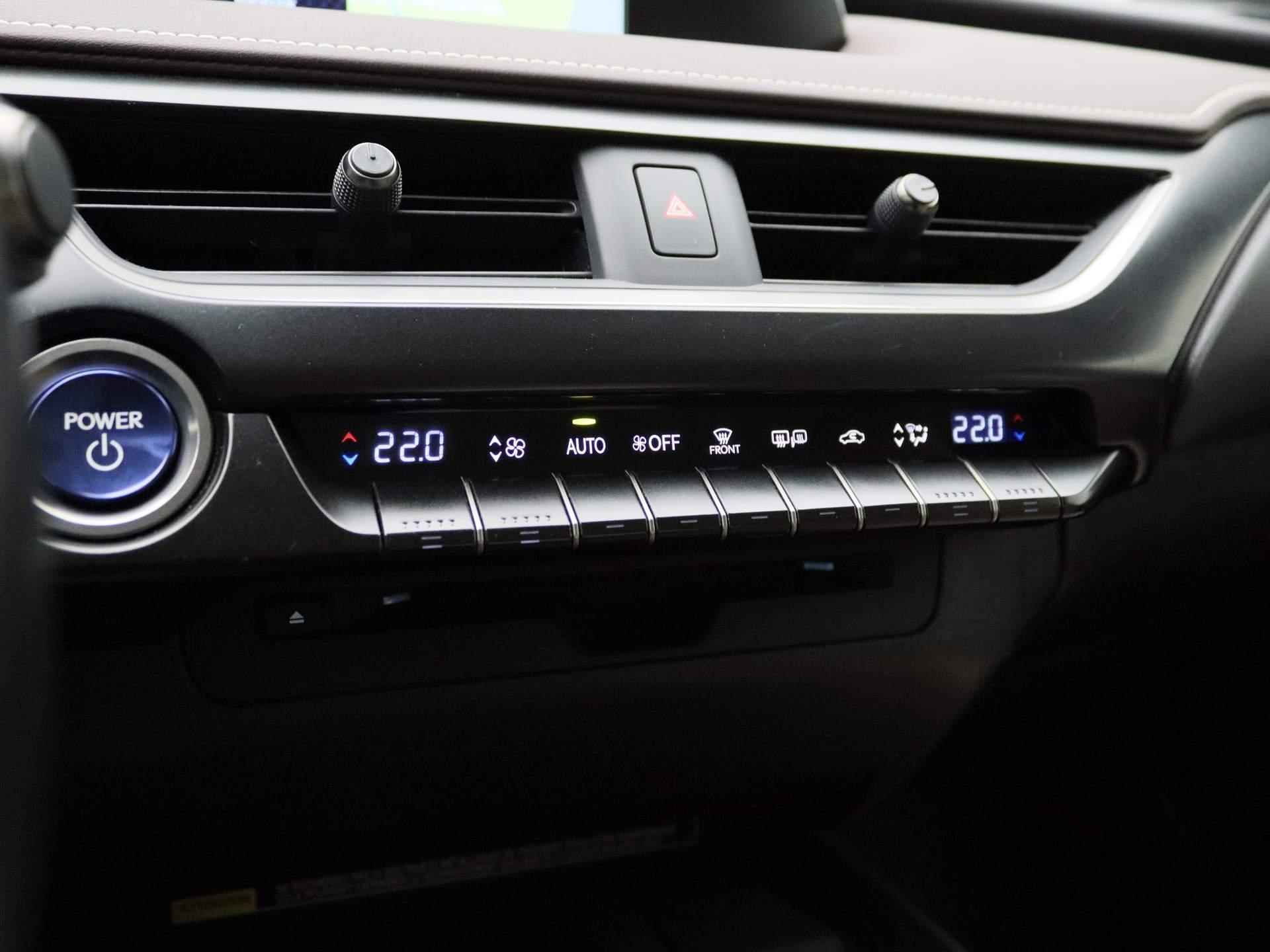 Lexus UX 250h Business Line | Navigatie | Climate Control | Camera | LED Verlichting | - 19/40