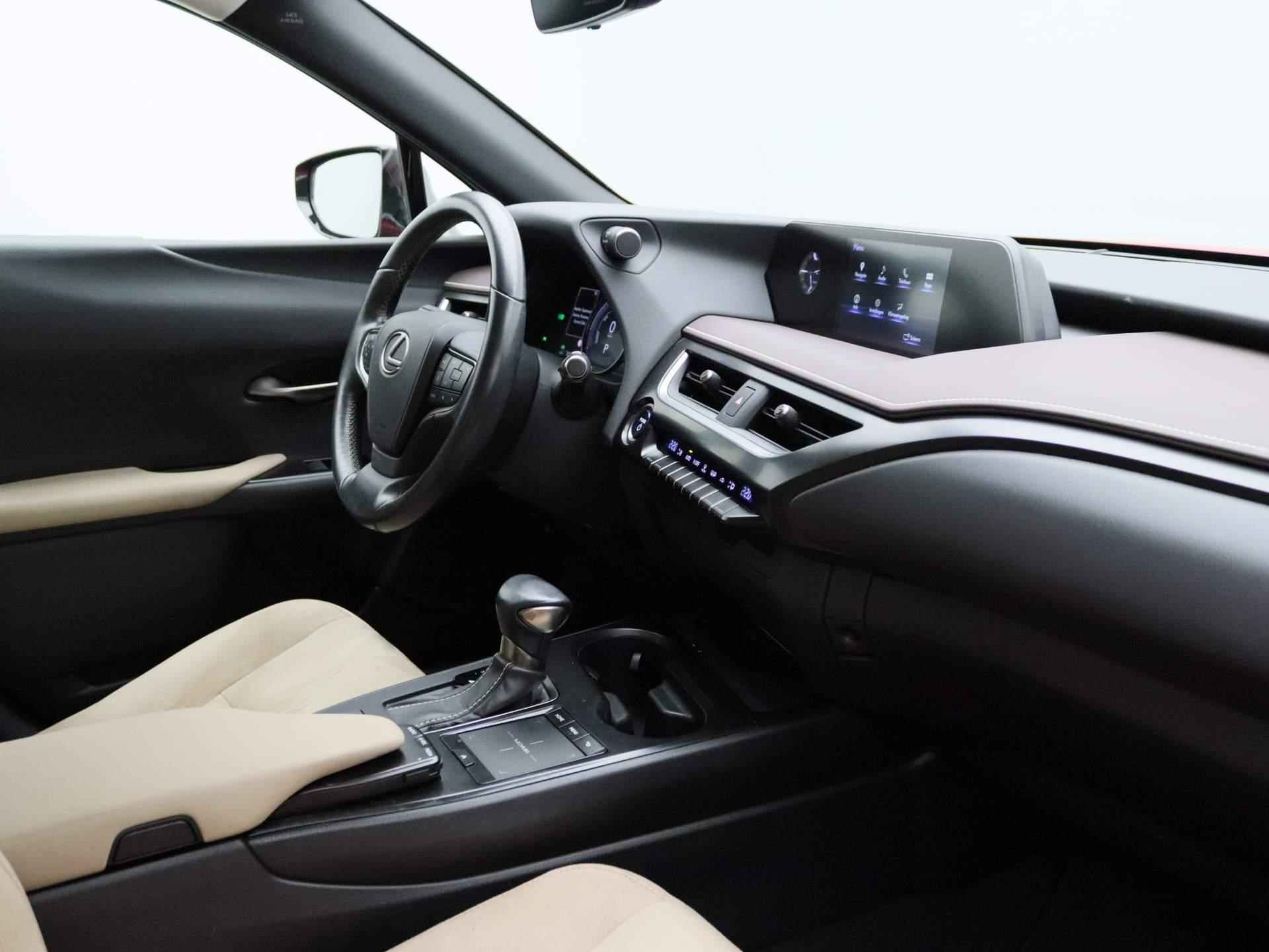 Lexus UX 250h Business Line | Navigatie | Climate Control | Camera | LED Verlichting | - 35/40