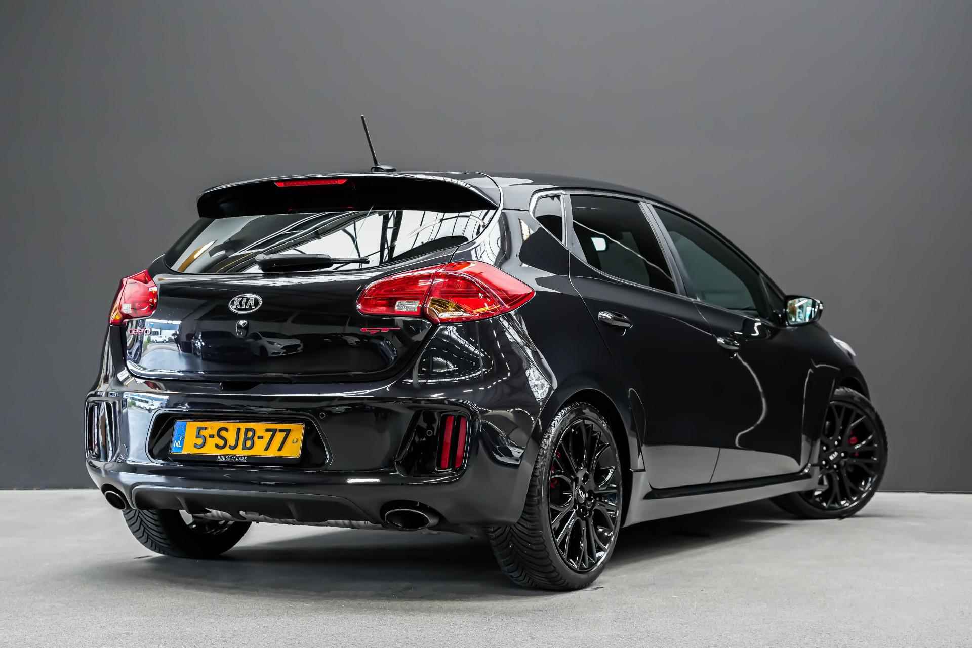 Kia cee'd 1.6 204pk GT |navigatie|half lederen sportstoelen|camera|keyless|dealer onderhouden| - 2/37