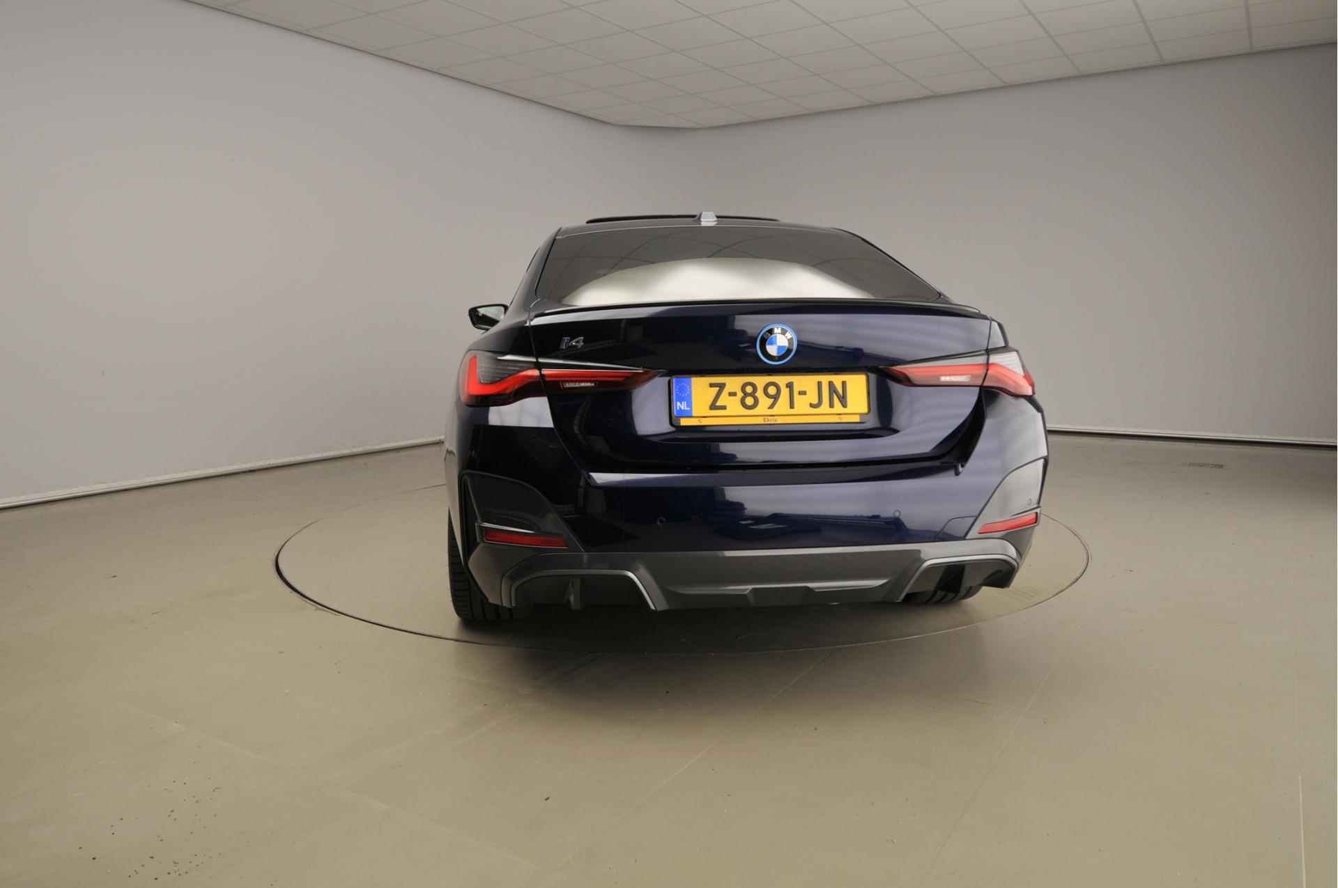 BMW i4 Gran Gran Coupé eDrive40 | M-Sportpakket | LED | Leder | Navigatie | Trekhaak | Schuifdak | Keyles go | Sportstoelen | DAB | Hifi speakers | Alu 19 inch - 4/46