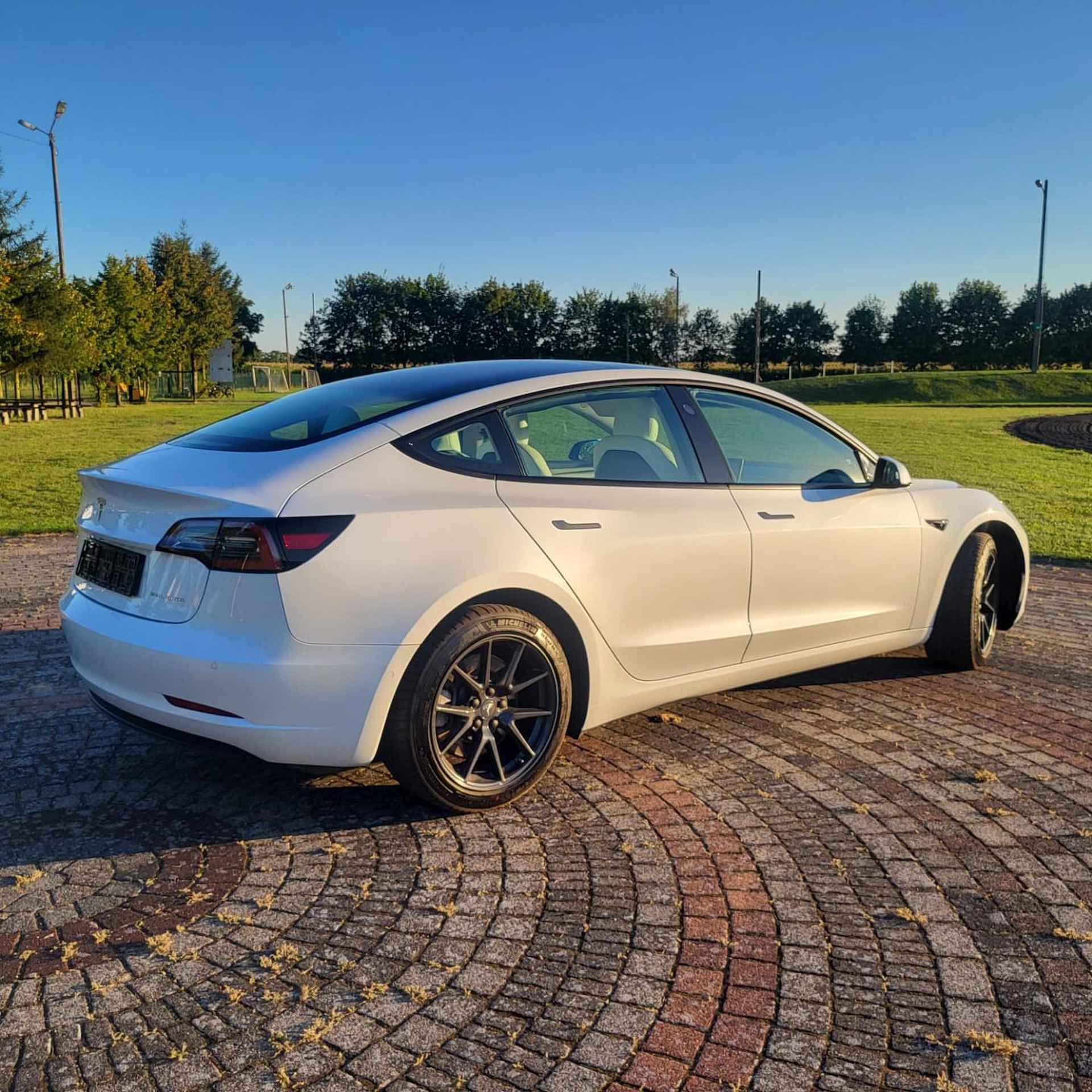 Tesla Model 3 Long Range AWD 75 kWh. 366kw. 497 PK. Dual Motor - 9/25