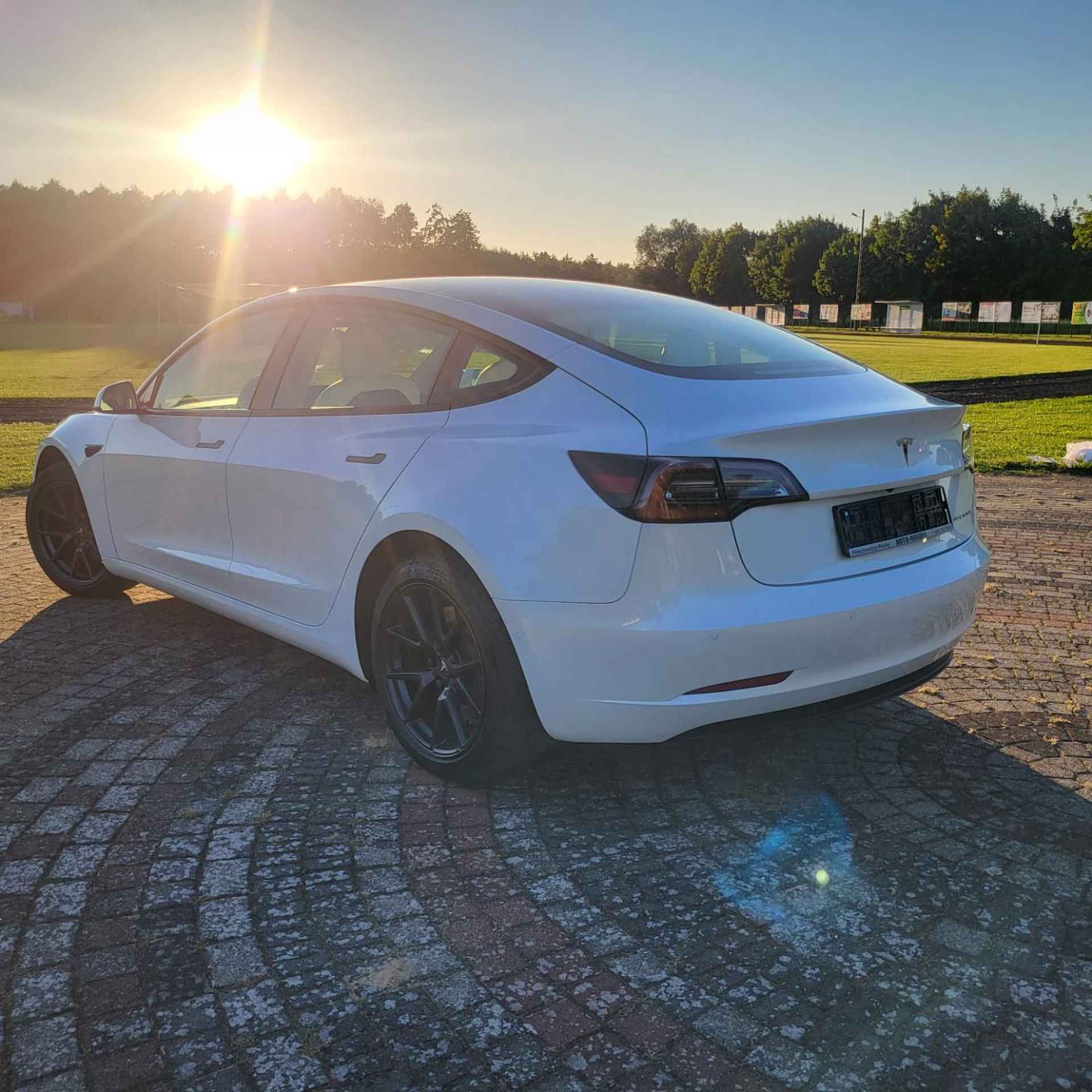 Tesla Model 3 Long Range AWD 75 kWh. 366kw. 497 PK. Dual Motor - 11/25