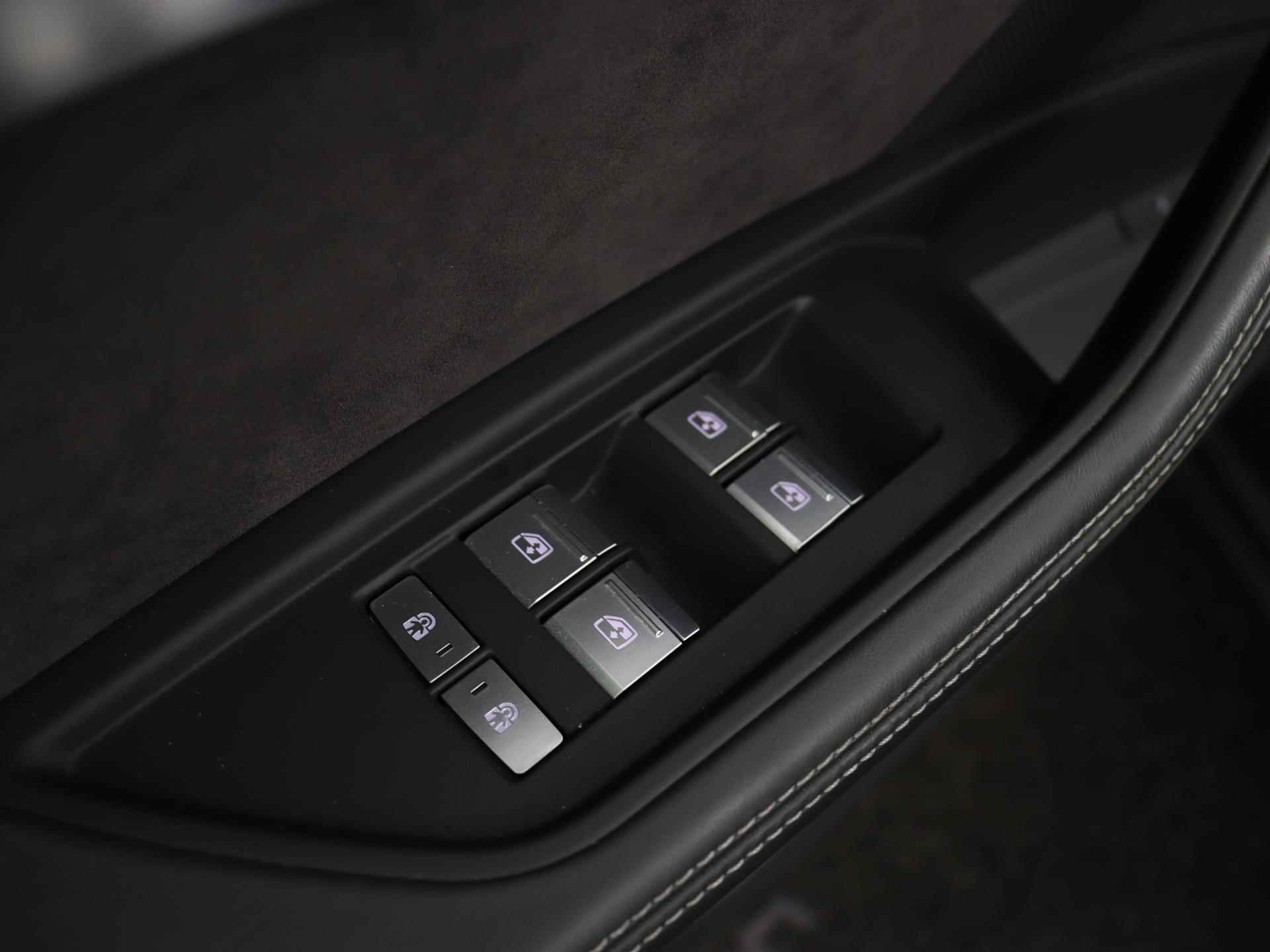 Audi e-tron Sportback S 503PK quattro | S-Sportstoelen | Pano.dak | B&O | Stoelverwarming V+A | 21' velgen | Top view camera | Head-up | Carbon | Verlengde fabrieksgarantie* - 33/64